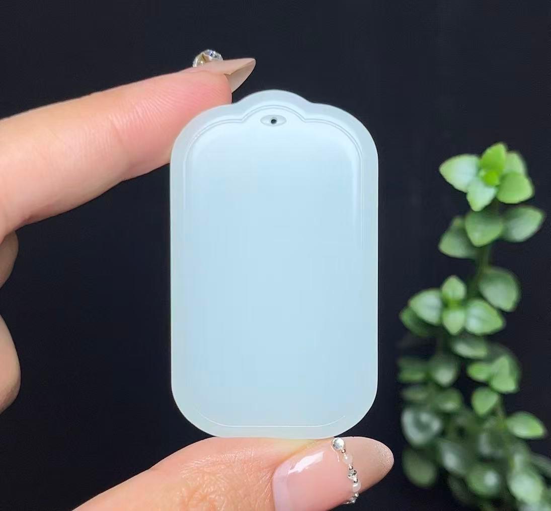 和田玉羊脂白玉平安无事牌（31.1g）