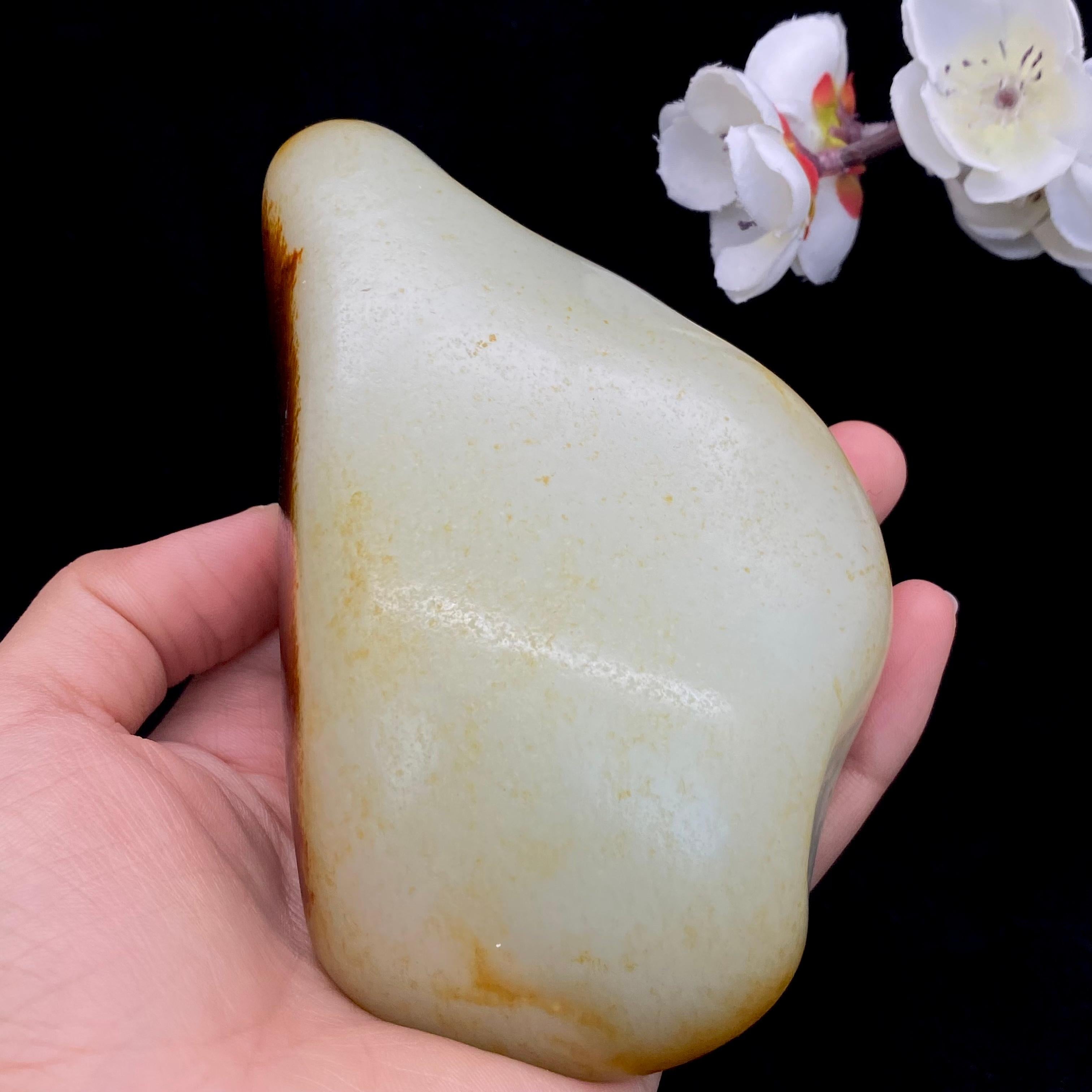 和田玉聚红皮籽料原石（643.9g）