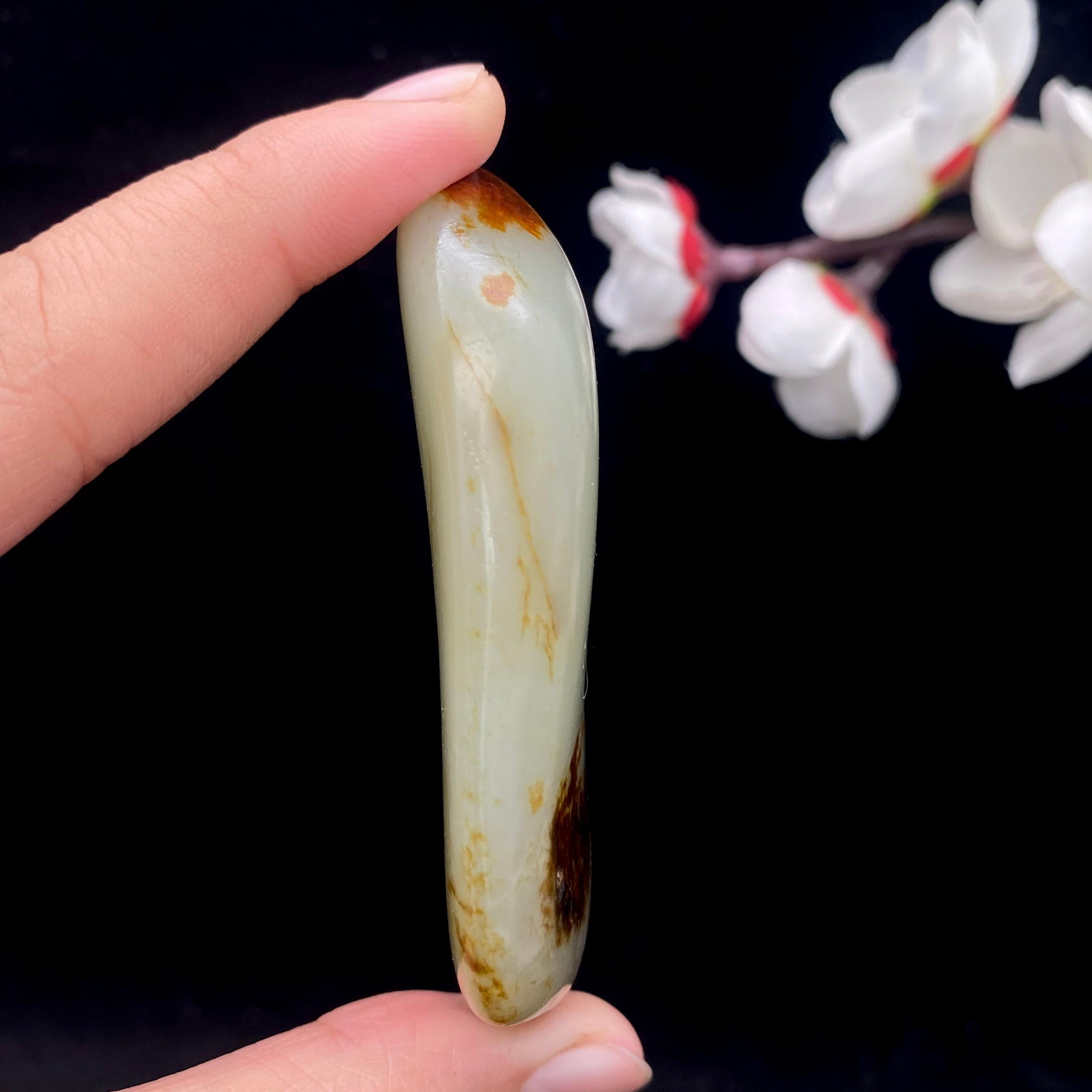 和田玉聚红皮籽料原石（62g）
