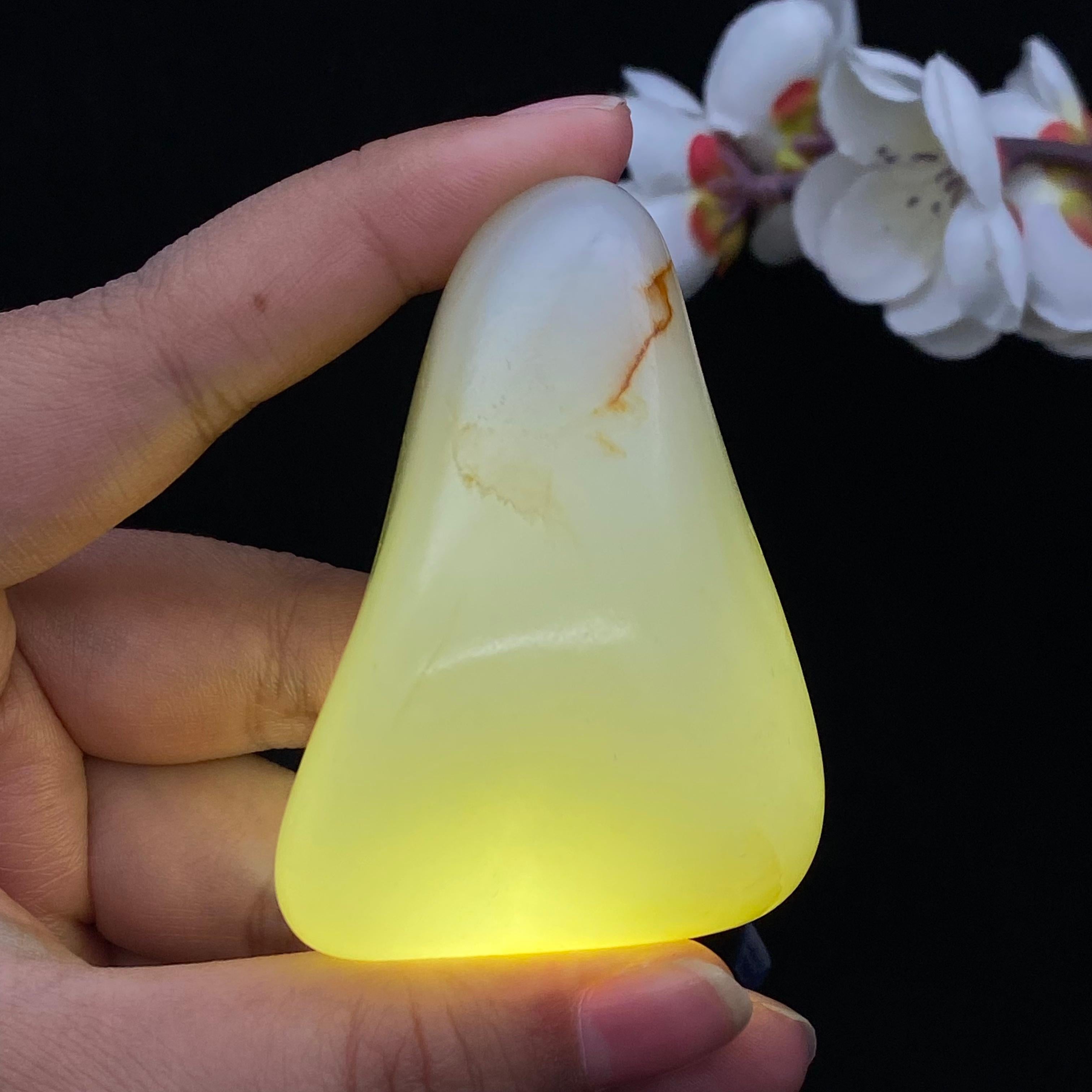 和田玉黄皮籽料手把件（129.6g）