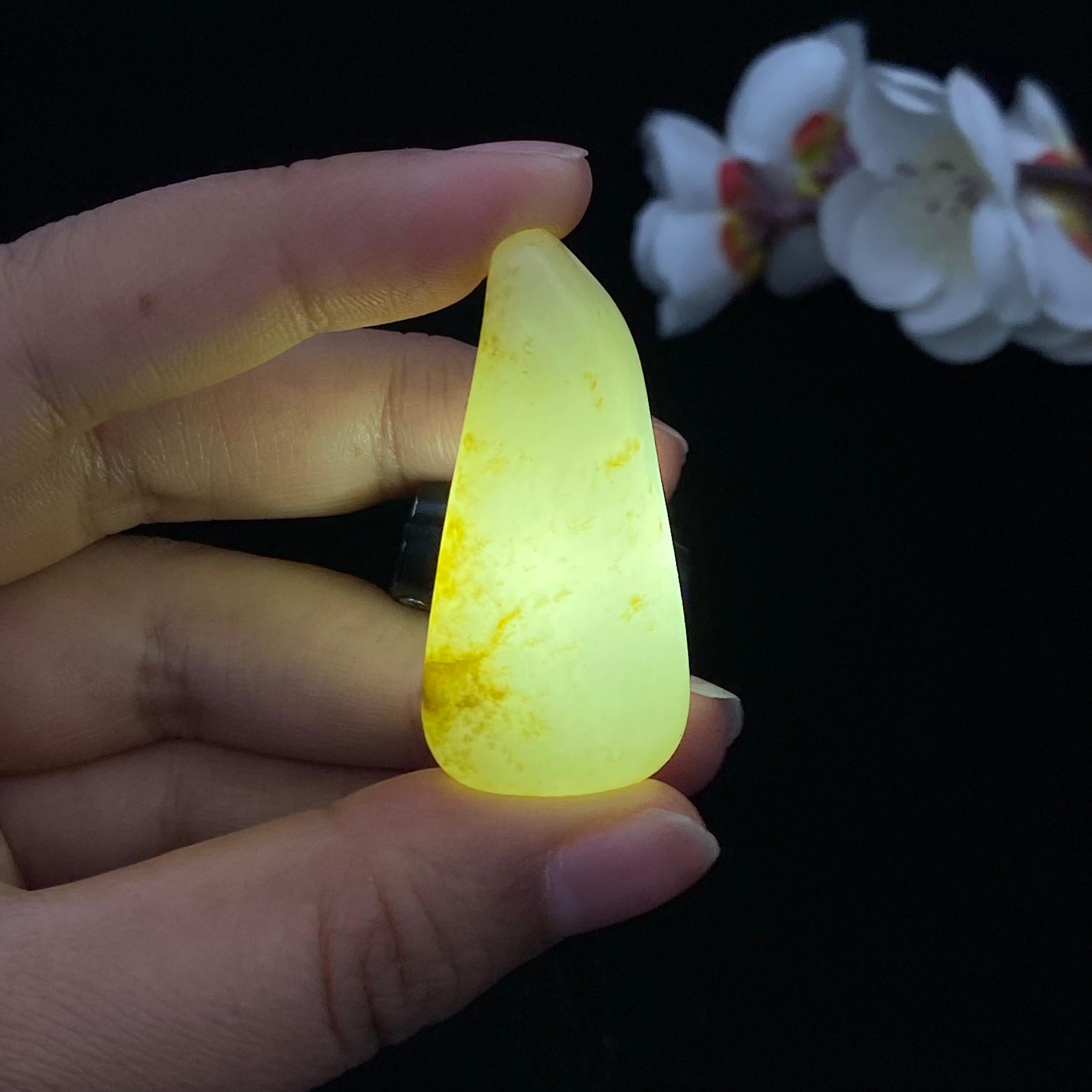 和田玉秋梨皮籽料挂件（23.1g）