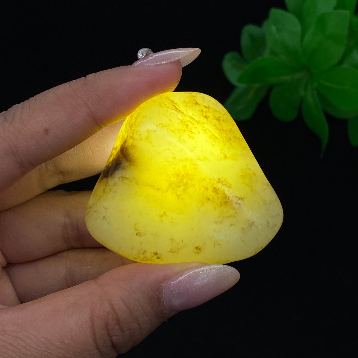 和田玉秋梨皮籽料手把件（73g）