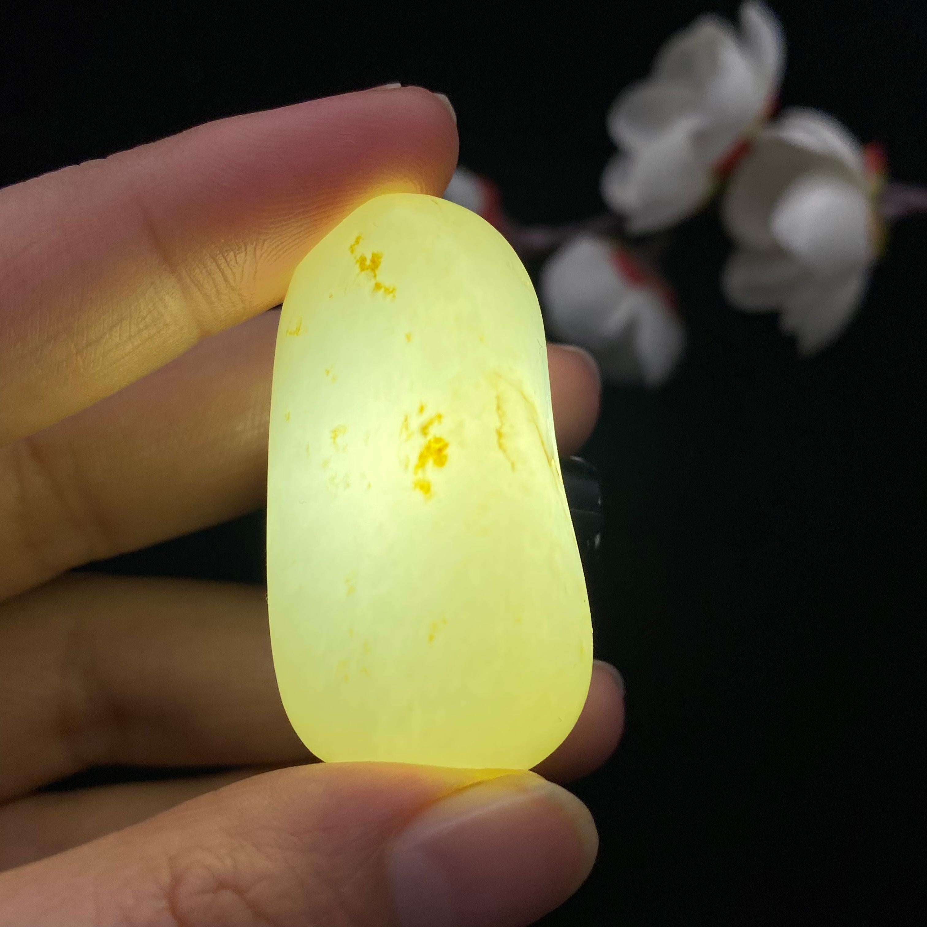 和田玉洒金皮籽料挂件（23.7g）