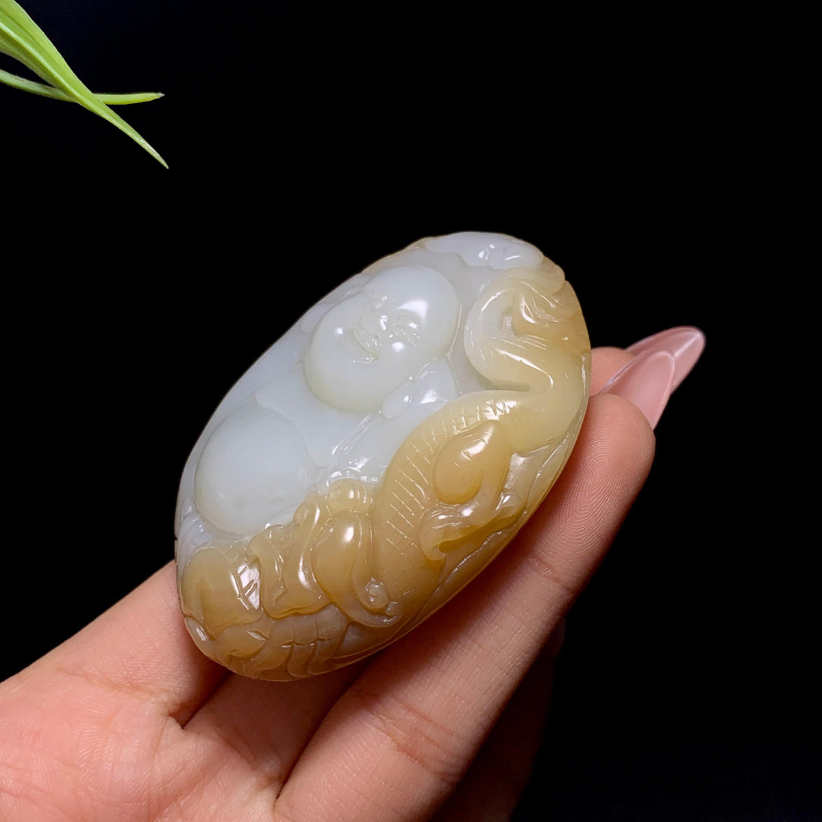 和田糖白玉弥勒佛手把件（83.0g）