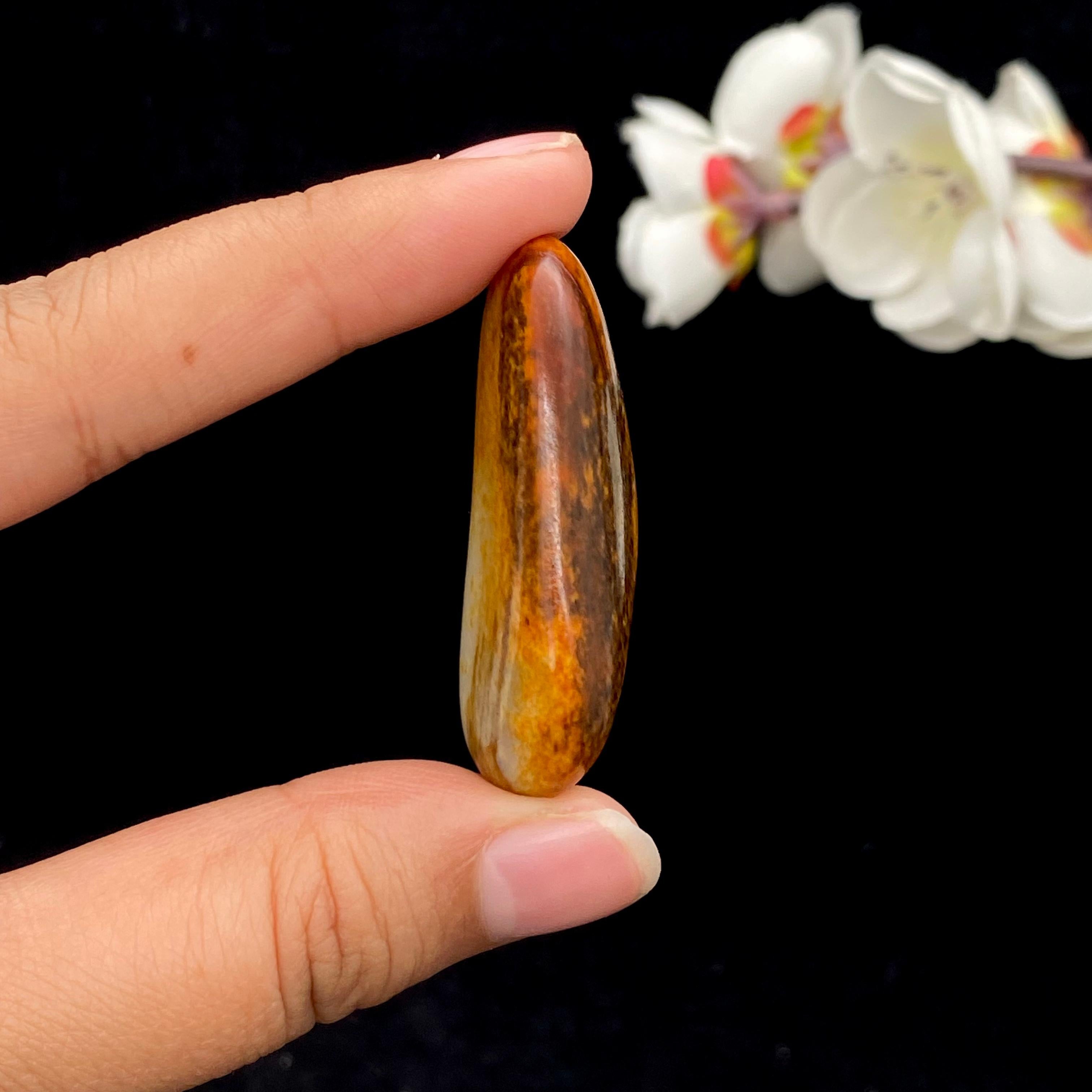 和田玉聚黄皮籽料挂件（25.6g）