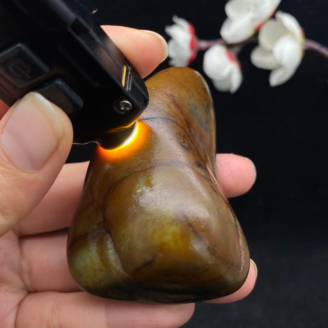 和田玉黄沁皮籽料（121.4g）