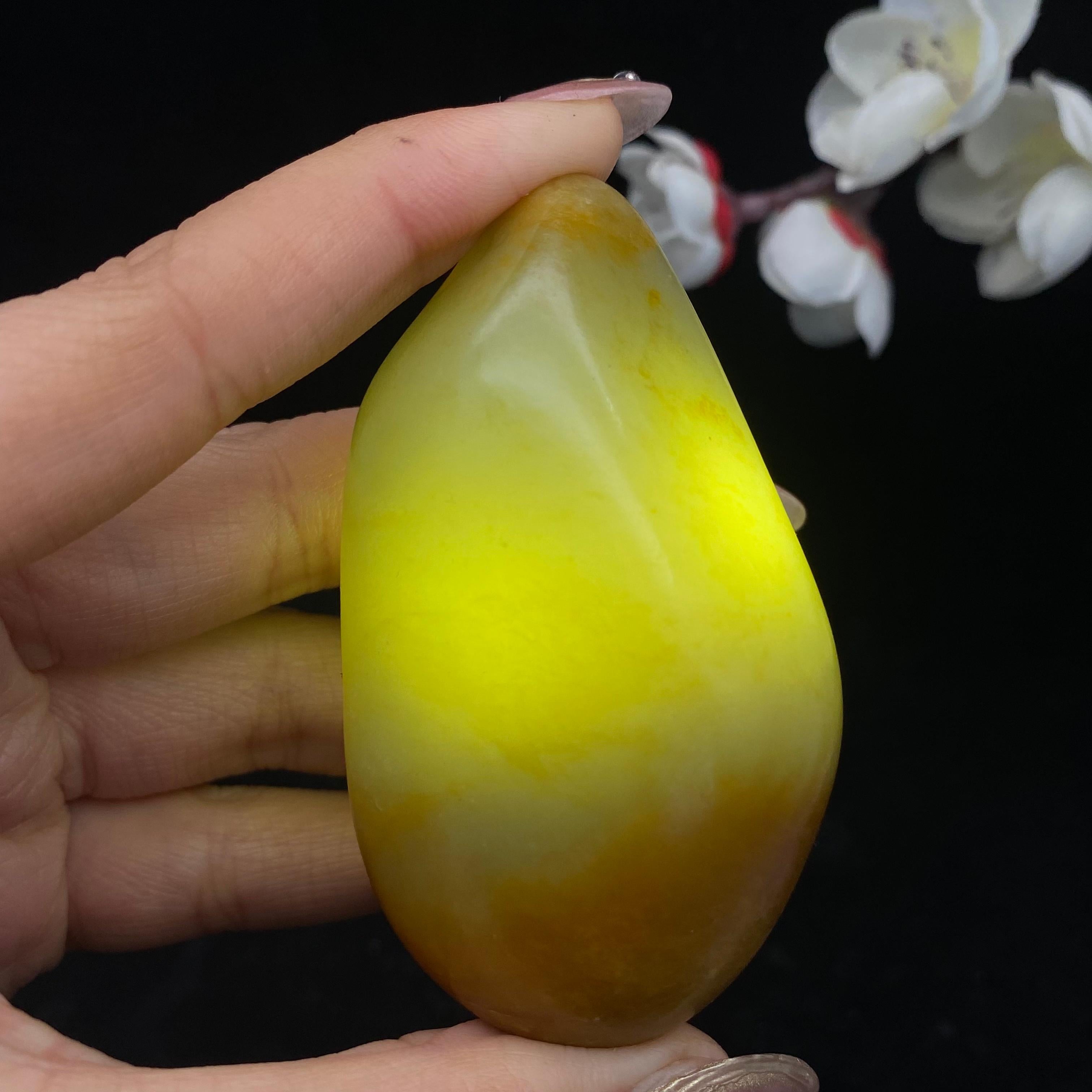 和田玉聚黄皮籽料手把件（94g）