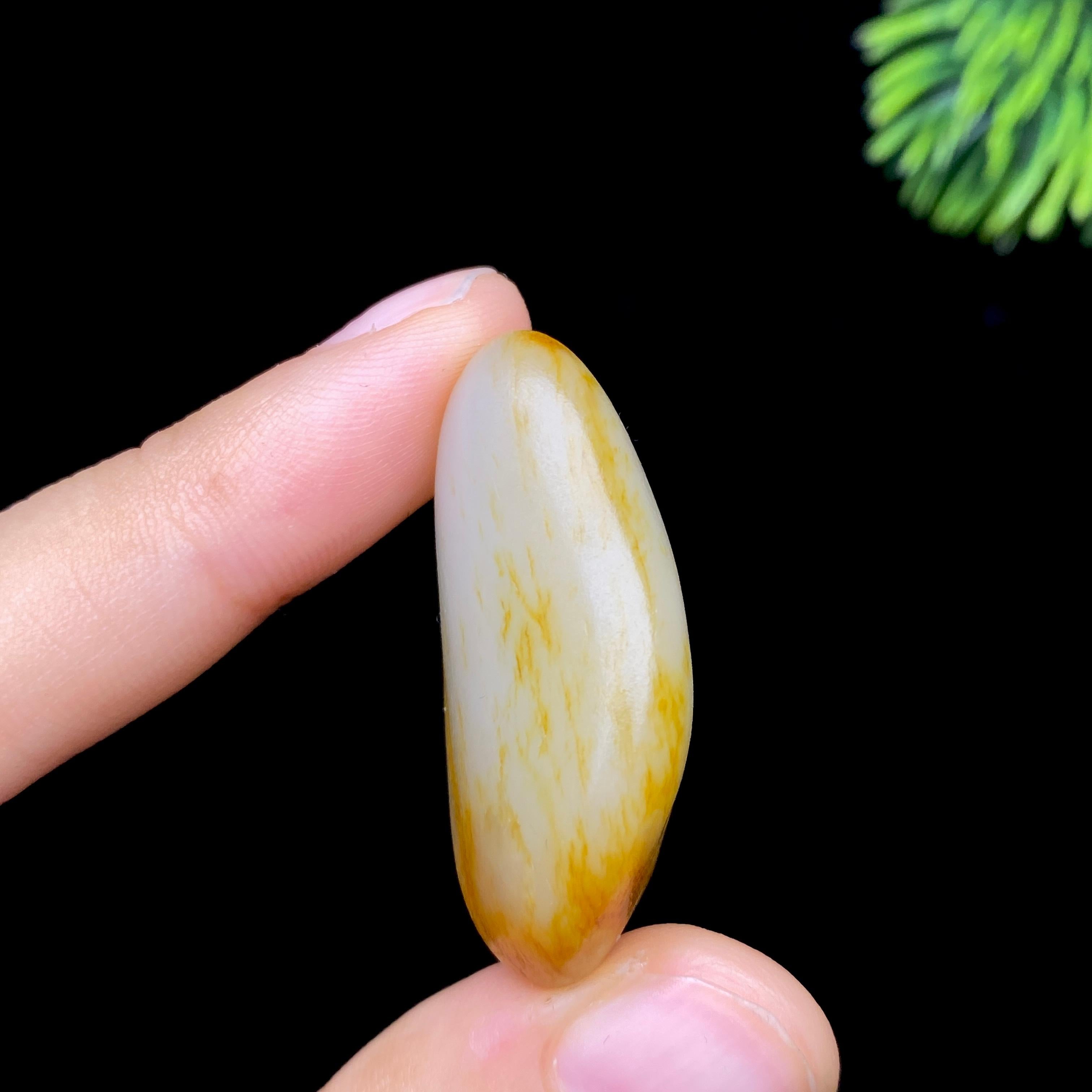 和田玉洒金皮籽料原石（19g）