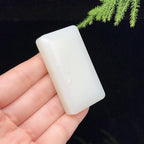 和田玉羊脂白玉无事牌（56.8g）