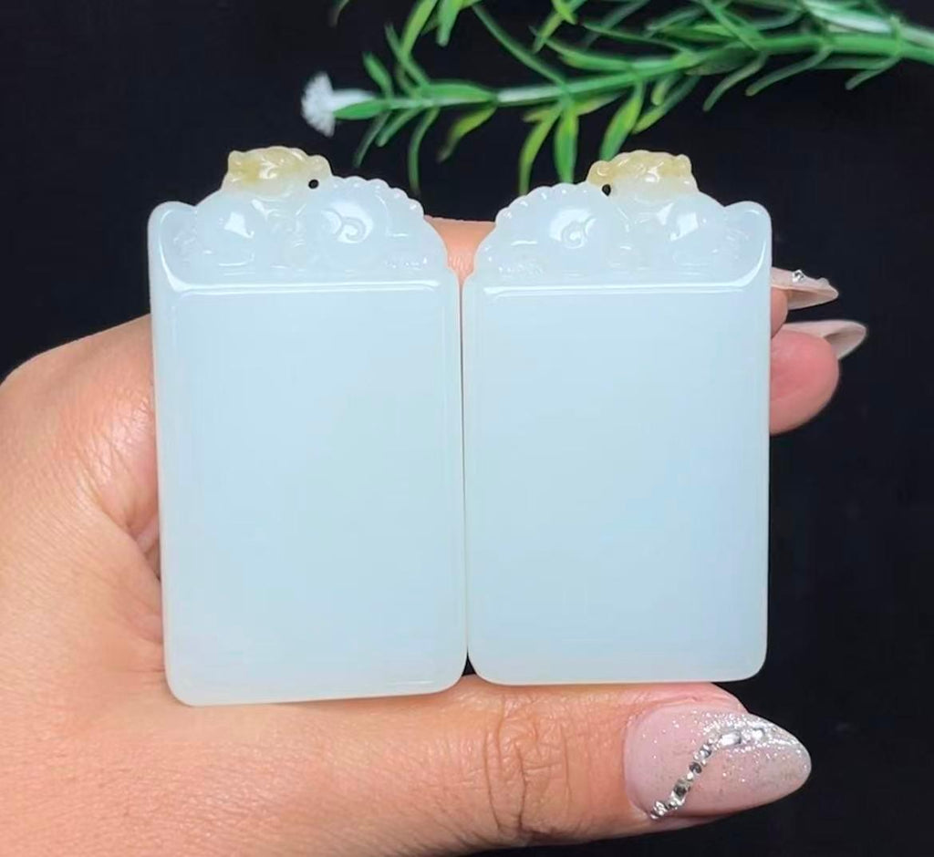 和田玉糖白羊脂白玉府上有龙平安无事牌（44.8g）