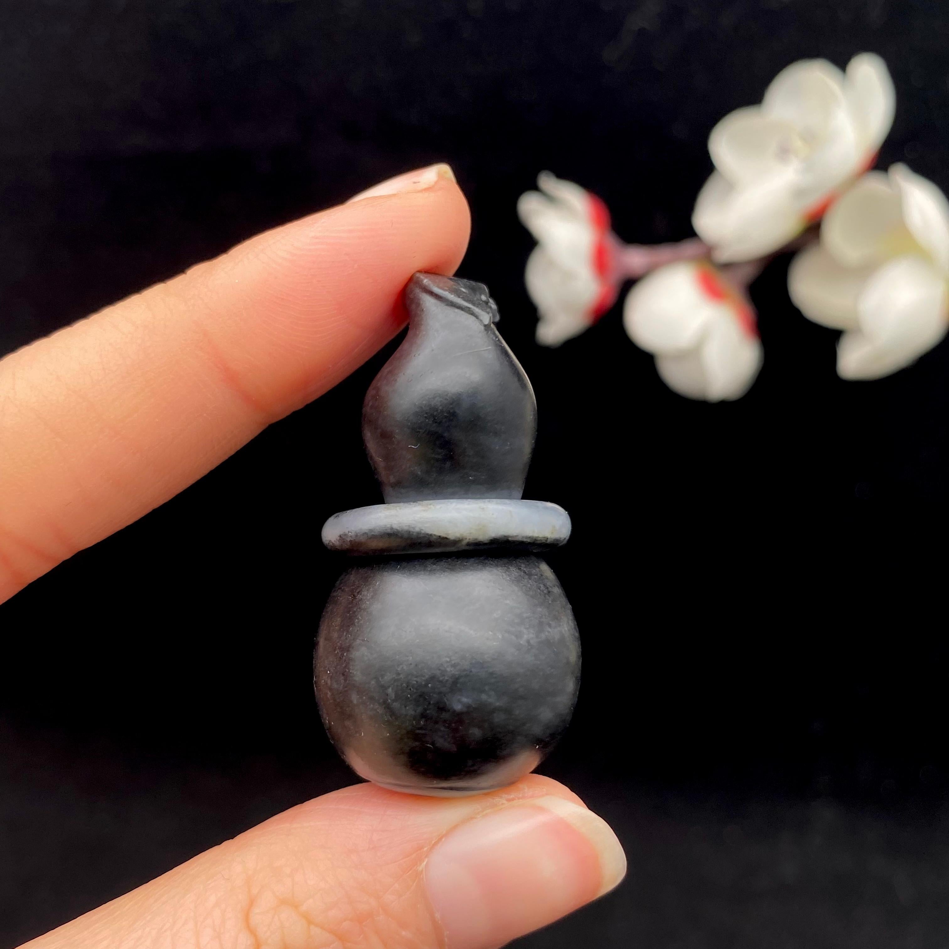 和田玉青花籽料葫芦【福禄】（22.1g）