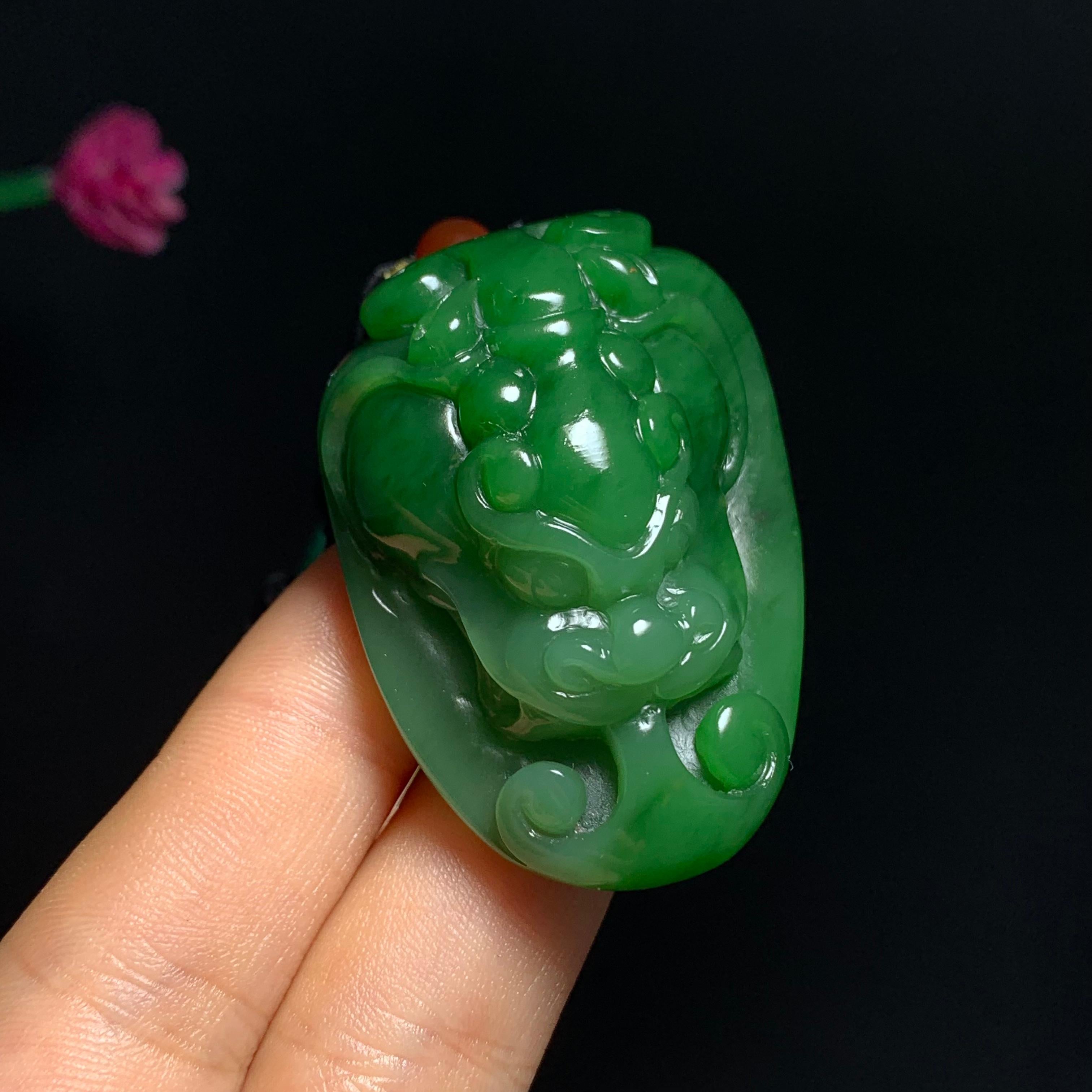 高品质和田玉碧玉菠菜绿守护（44.7g）