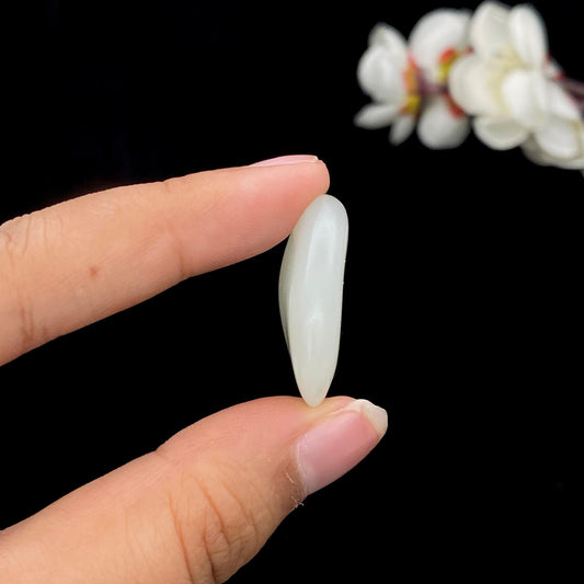 和田玉-白玉籽料原石（8.6g）