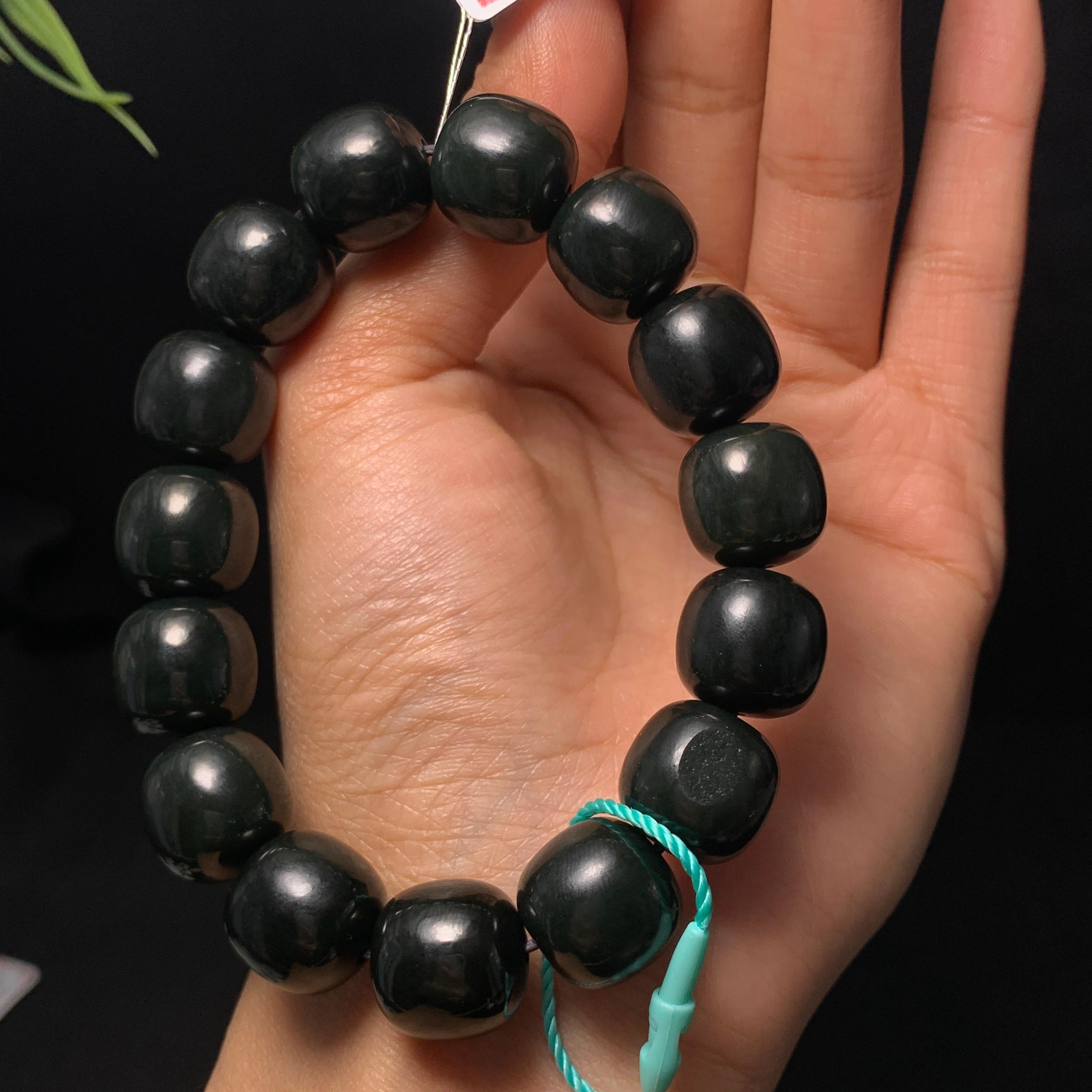 和田籽料黑青老型珠手串（72.4g）