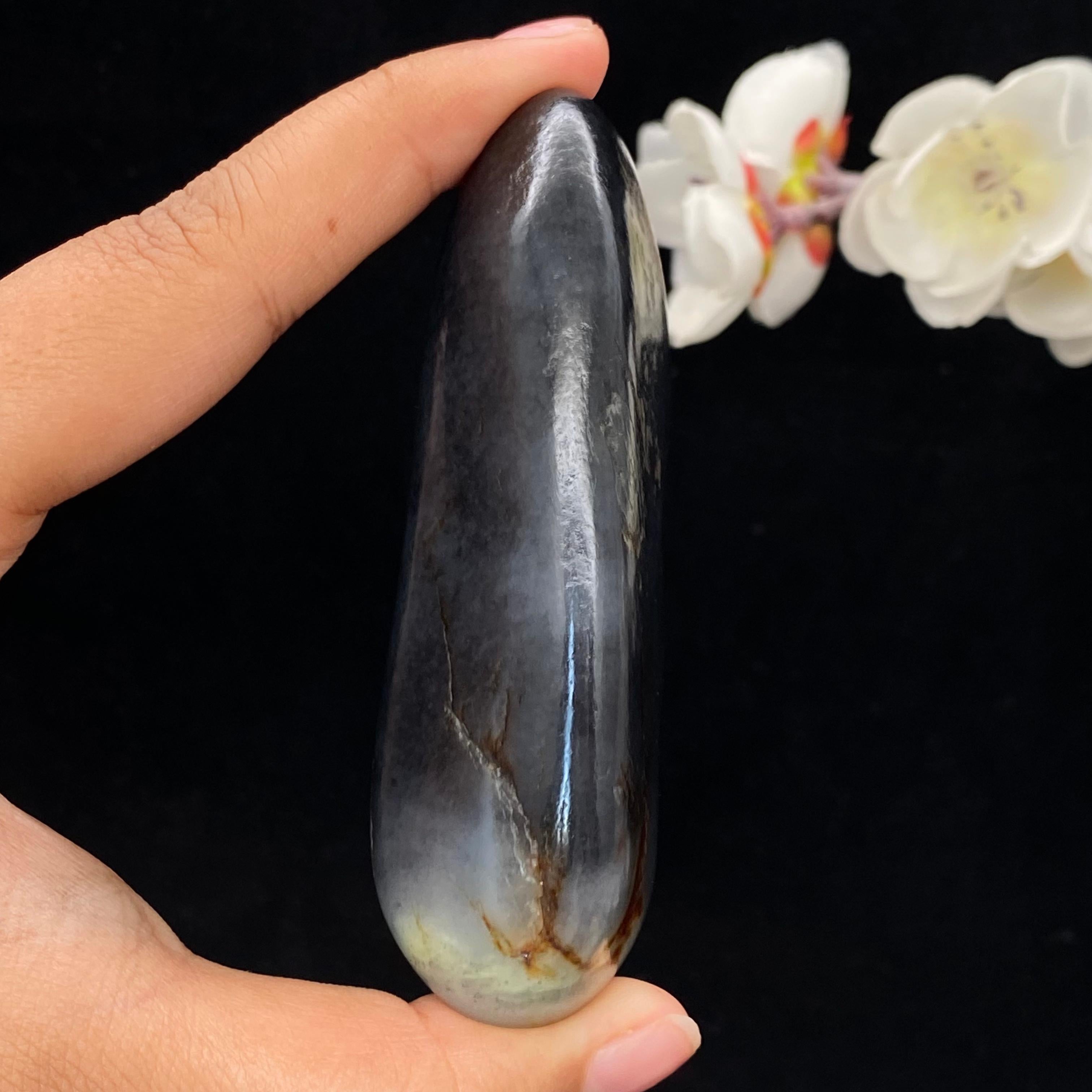 和田玉青花籽料手把（177g）