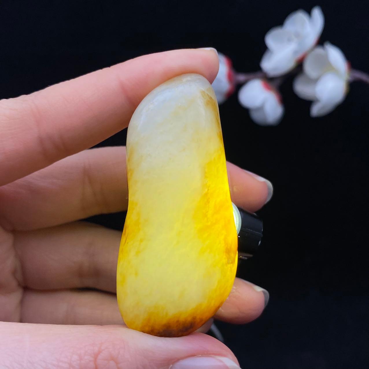 和田玉黄皮籽料挂件（38.3g）