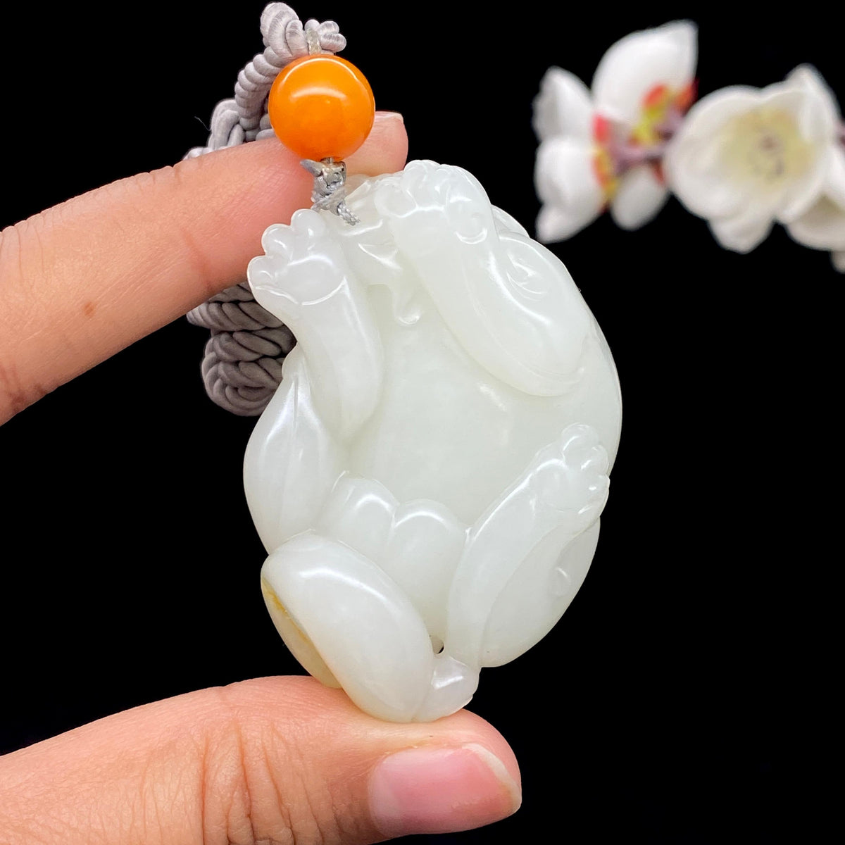 和田玉白玉籽料【貔貅】手把件（65.2g）
