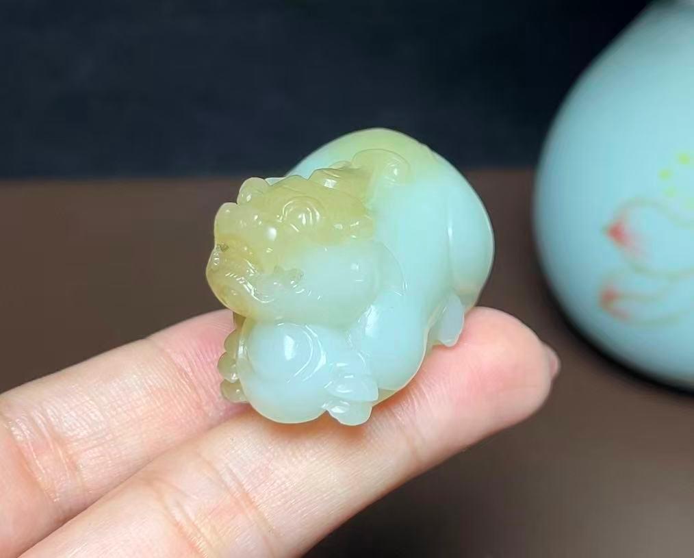 新疆和田玉且末蓝糖料貔貅（47.6g）