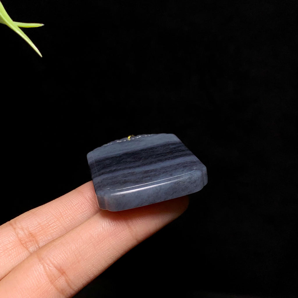 和田玉山料青花无事牌（33.2g）