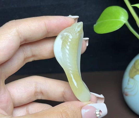 新疆和田玉且末糖羊脂玉生肖蛇腰缠万贯（21.2g）