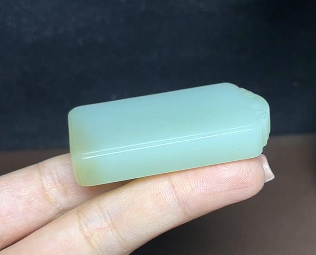 新疆和田玉且末蓝调平安无事牌（51.6g）