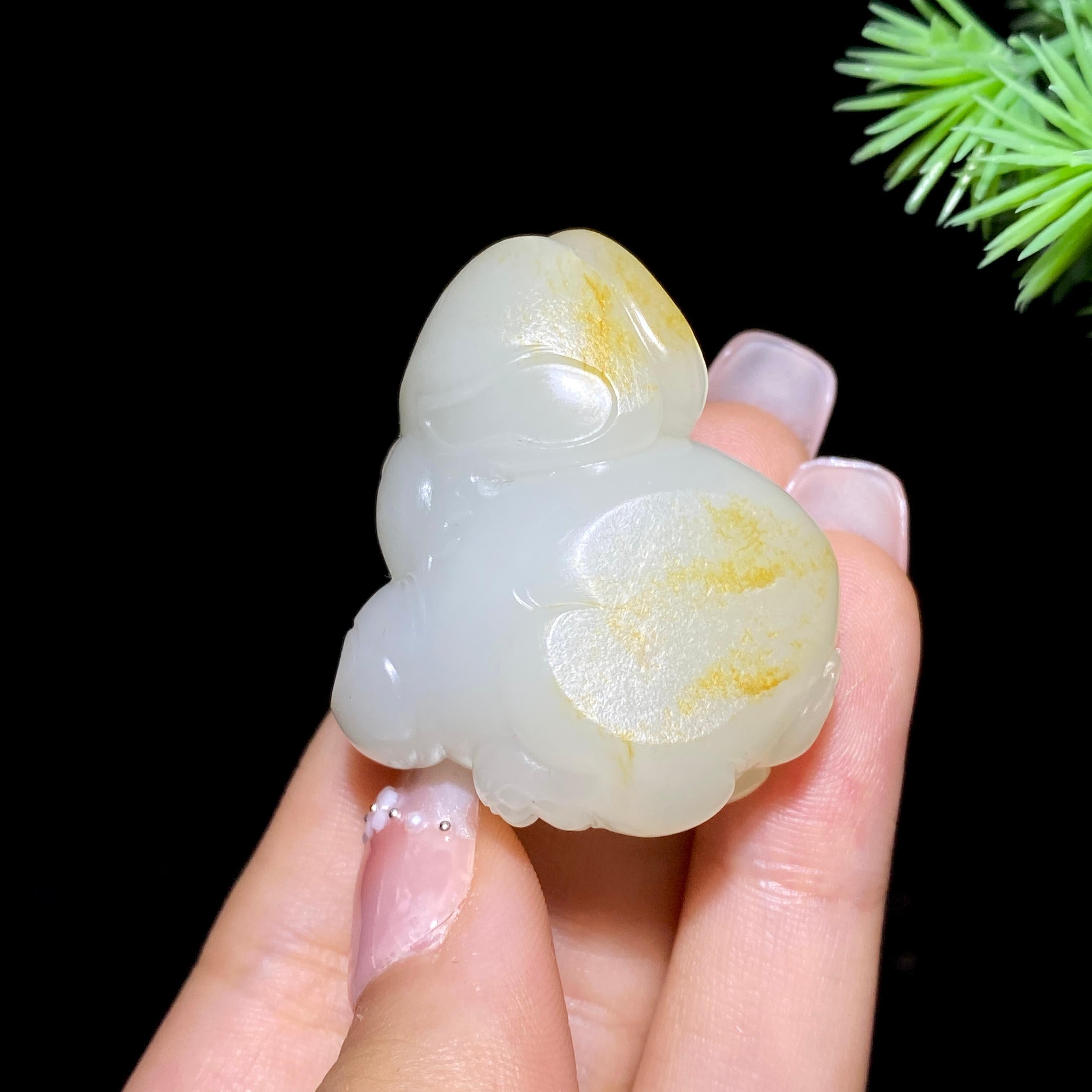 和田玉籽料兔子挂件（32.9g）