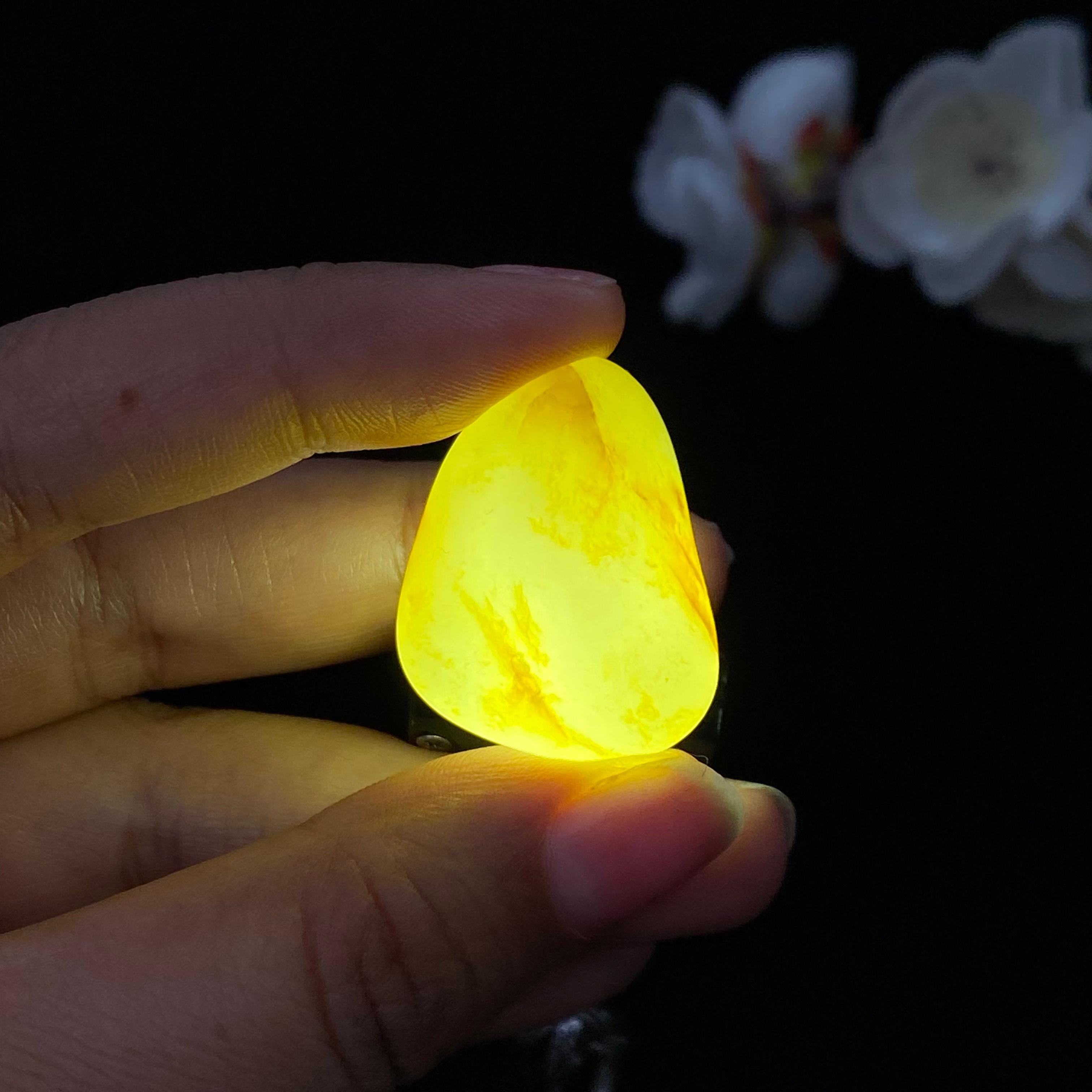 和田玉洒金皮籽料吊坠籽（16.1g）