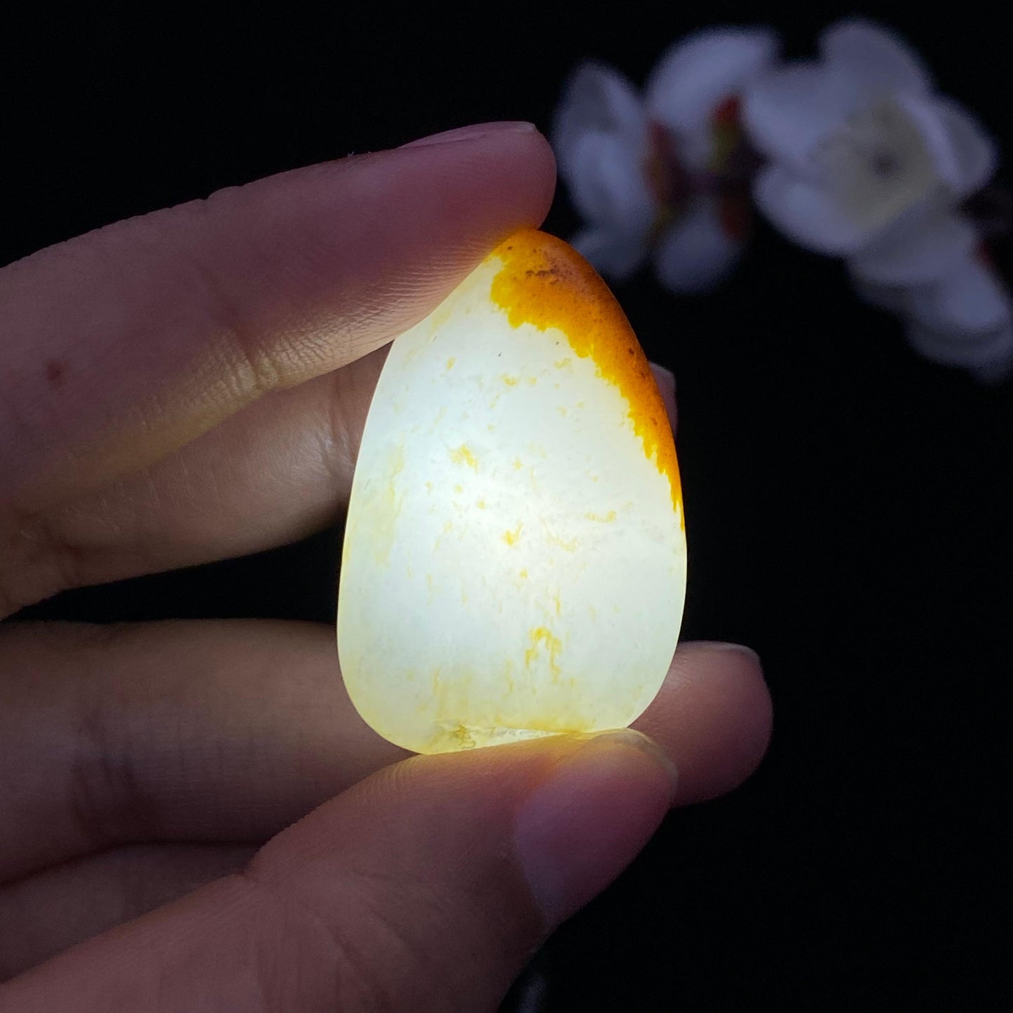 和田玉聚红皮青花底籽料吊坠籽（15.5g）