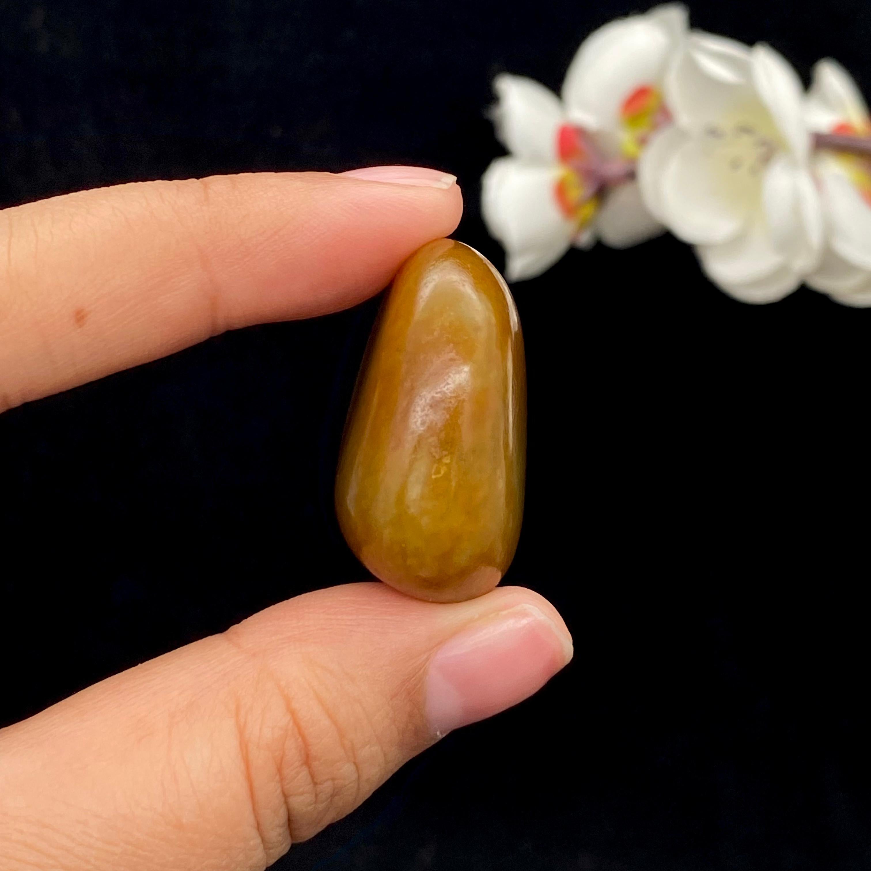 和田玉黄沁皮籽料挂件（26.2g）