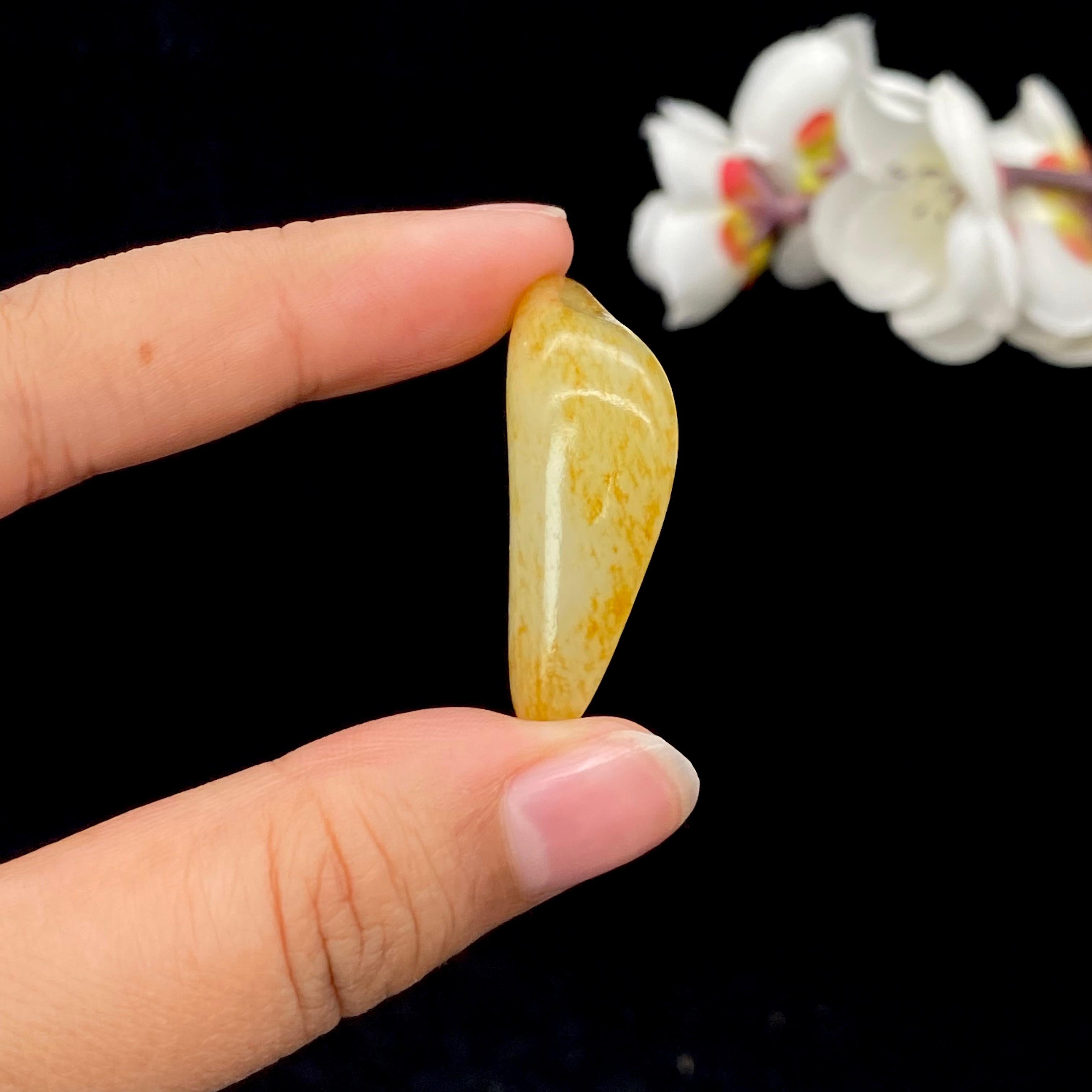 和田玉满洒金皮籽料吊坠籽（13.6g）