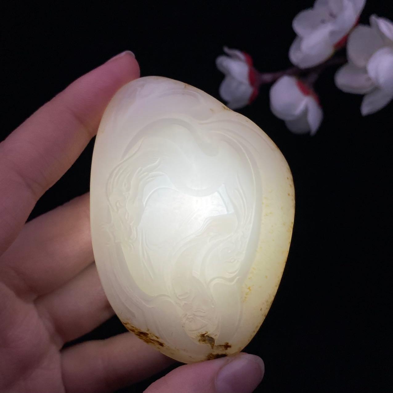 和田玉白玉籽料【关公】（69.4g）
