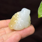 和田玉籽料三色糖点墨青花三足金蟾挂件（37.4g）