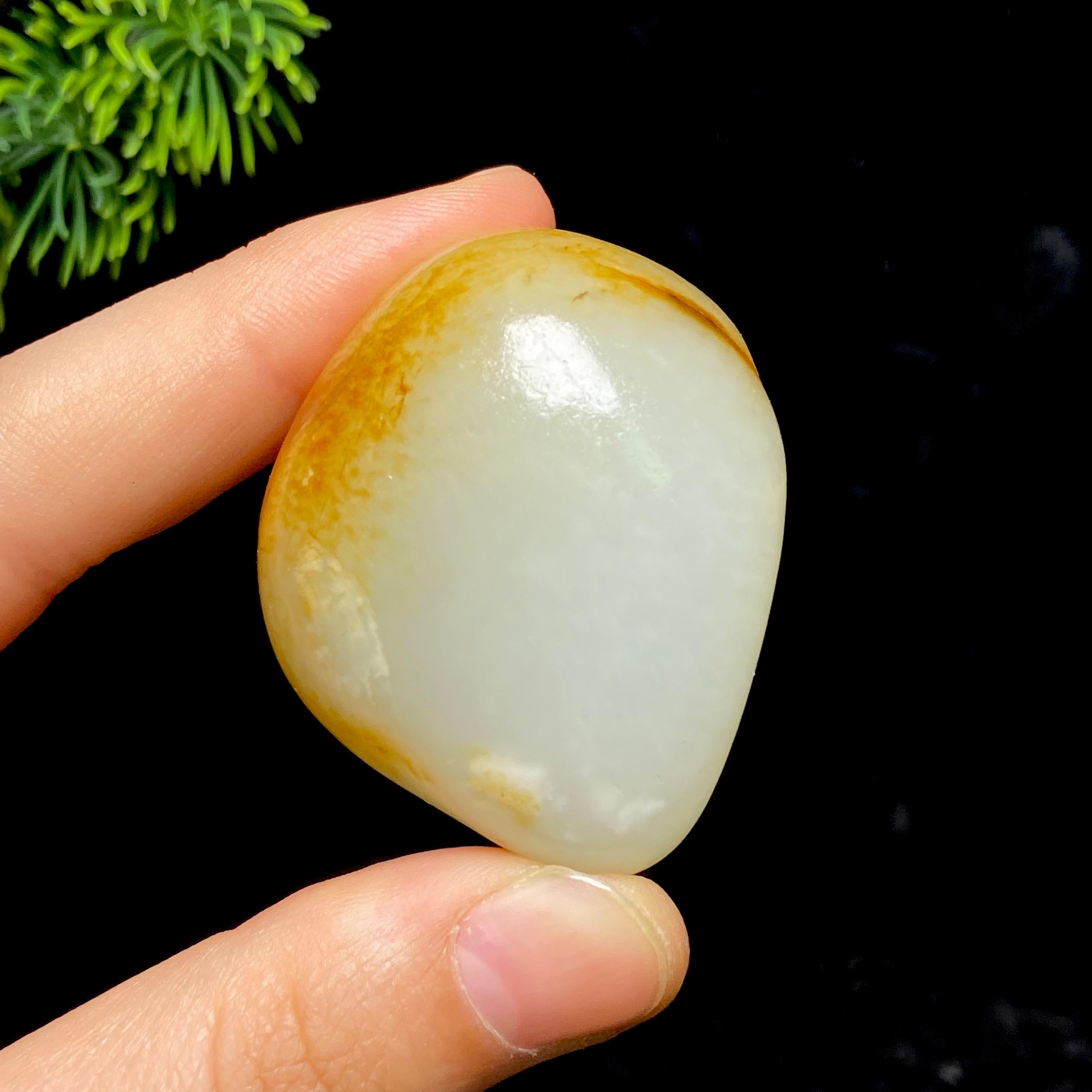 和田玉黄沁皮籽料（60.2g）