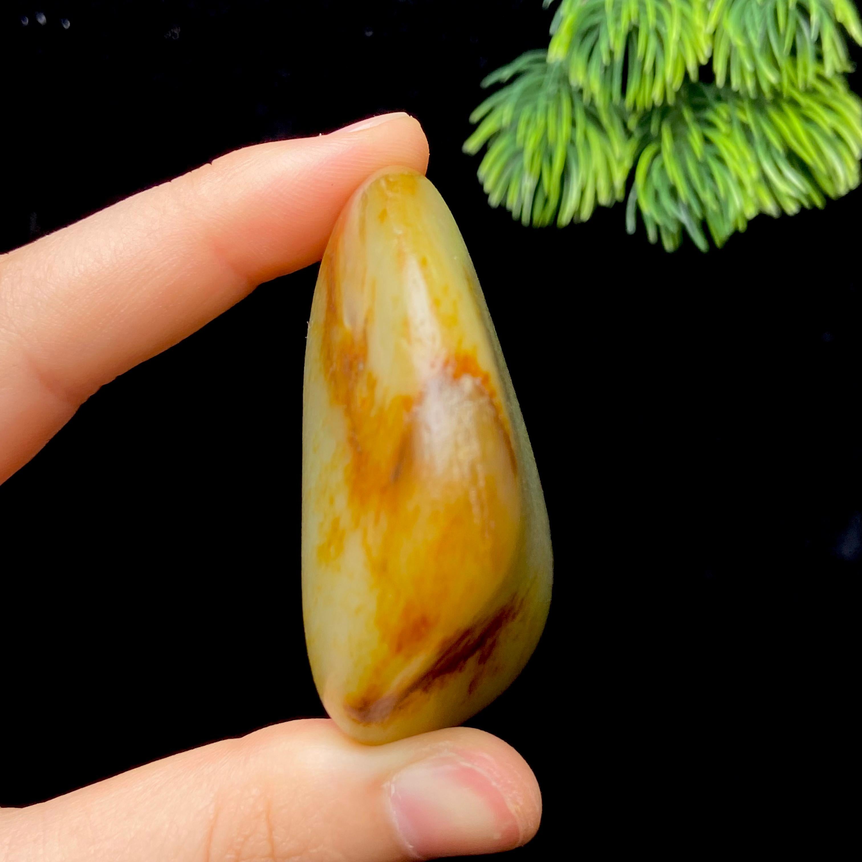 和田玉洒金皮籽料把件（106.9g）