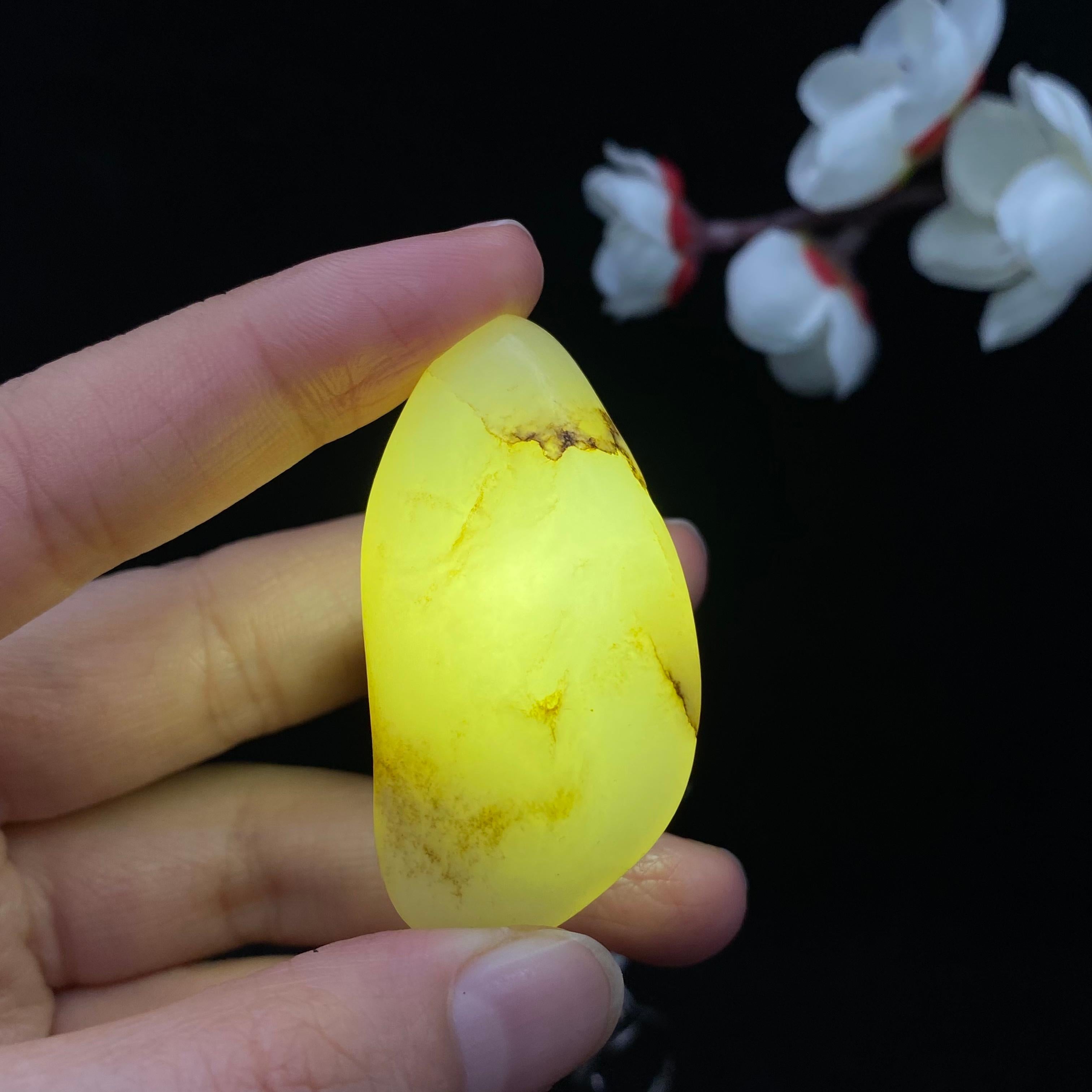 和田玉秋梨皮籽料原石（25.2g）