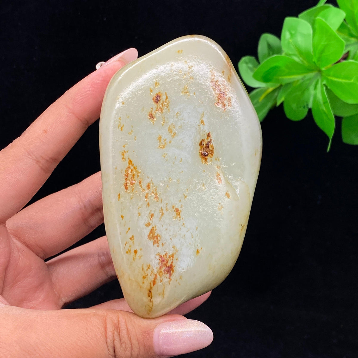 和田玉洒红皮籽料手把件（363.2g）
