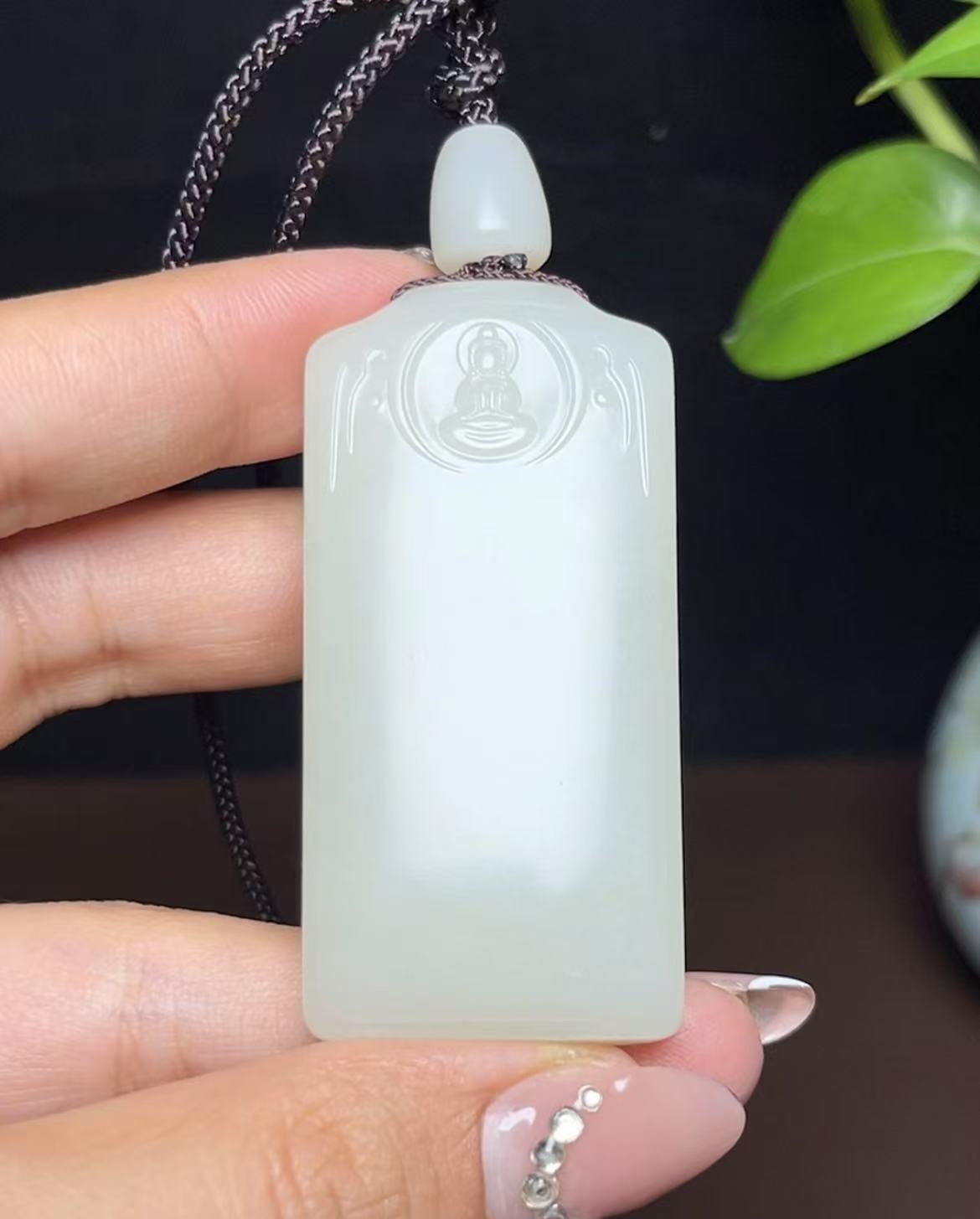 新疆和田玉籽料平安无事牌（51.2g）