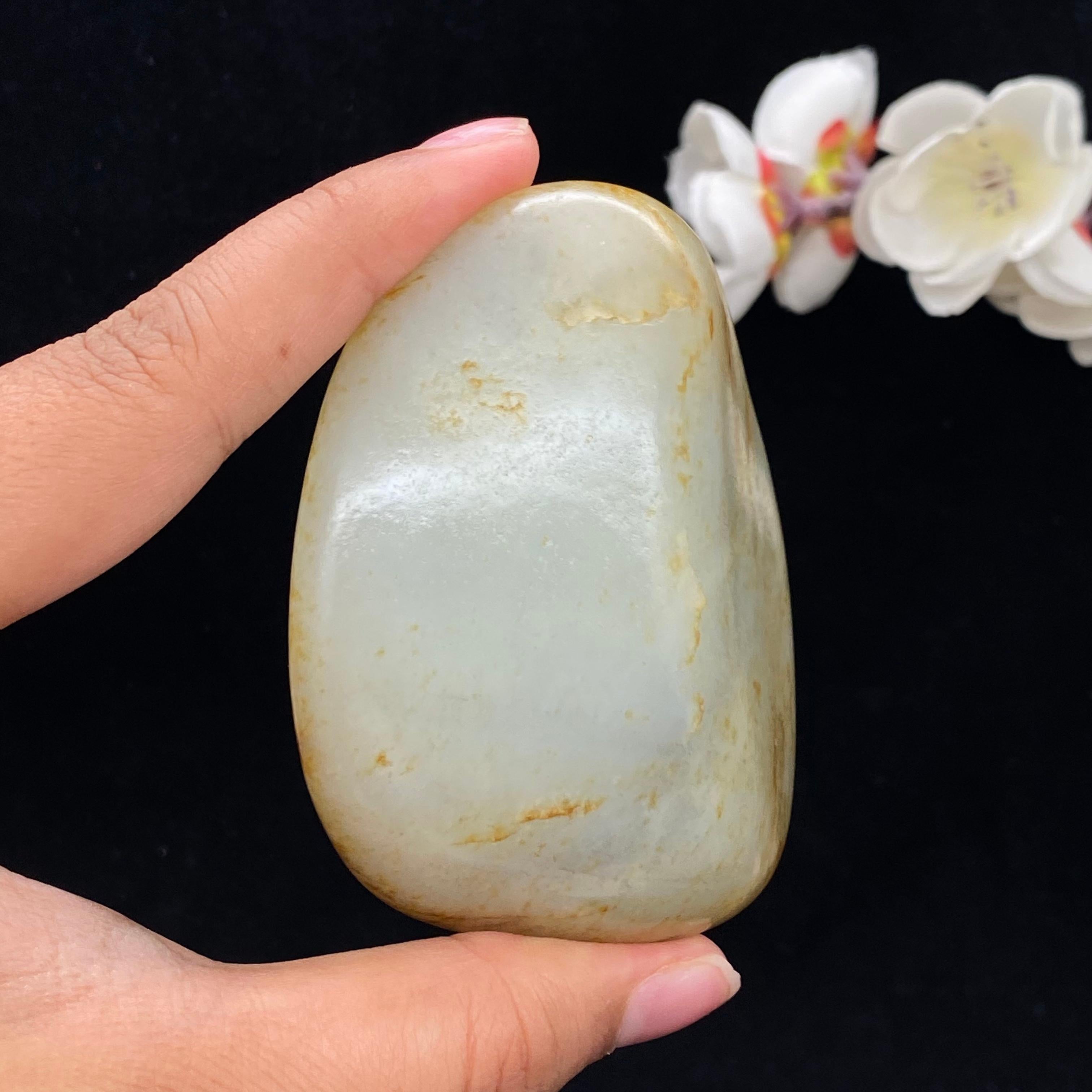 和田玉洒金皮青花籽料手把件（210.9g）
