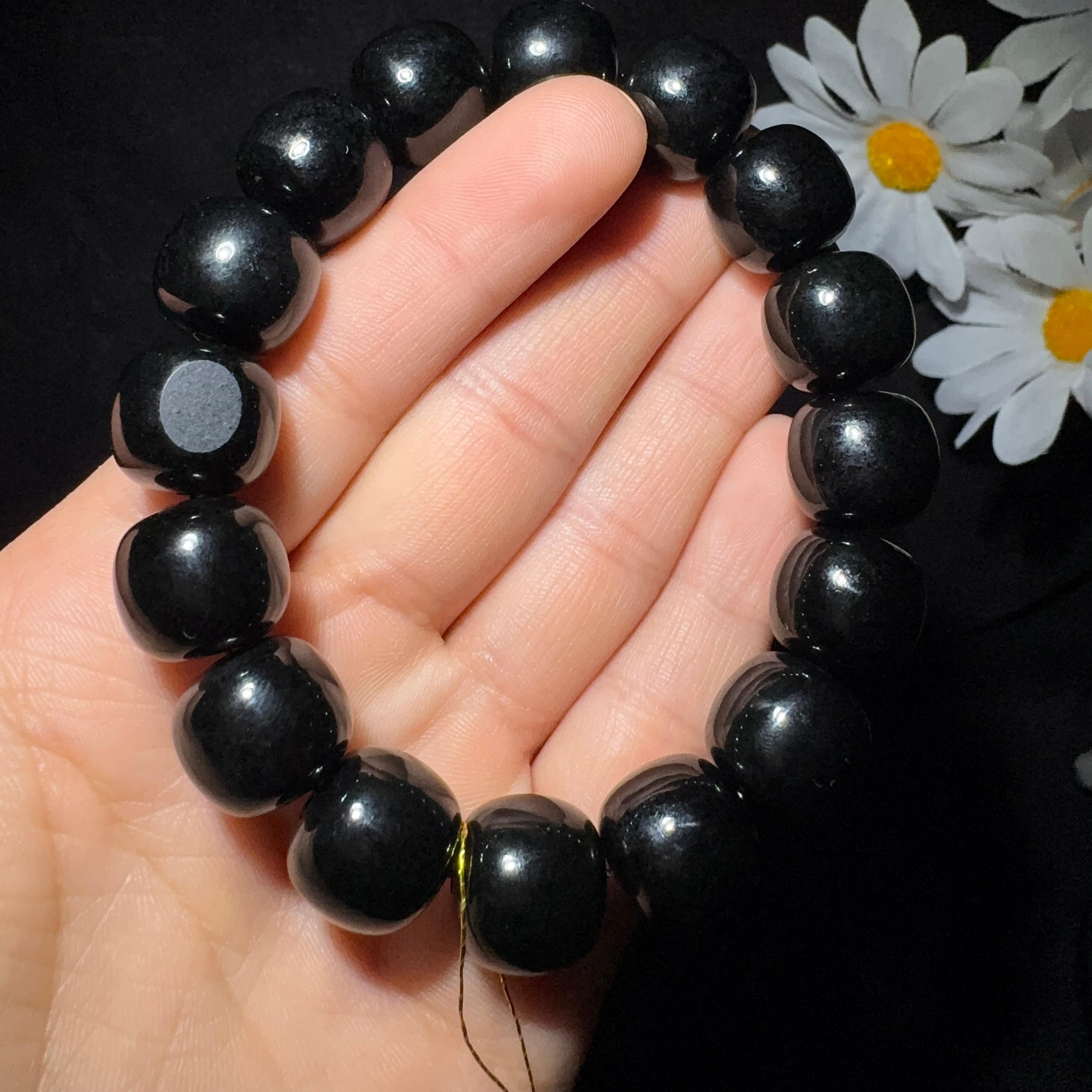 和田玉籽料黑青老型珠手串（75.9g）