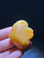 和田玉籽料黄沁龙（37.7g）
