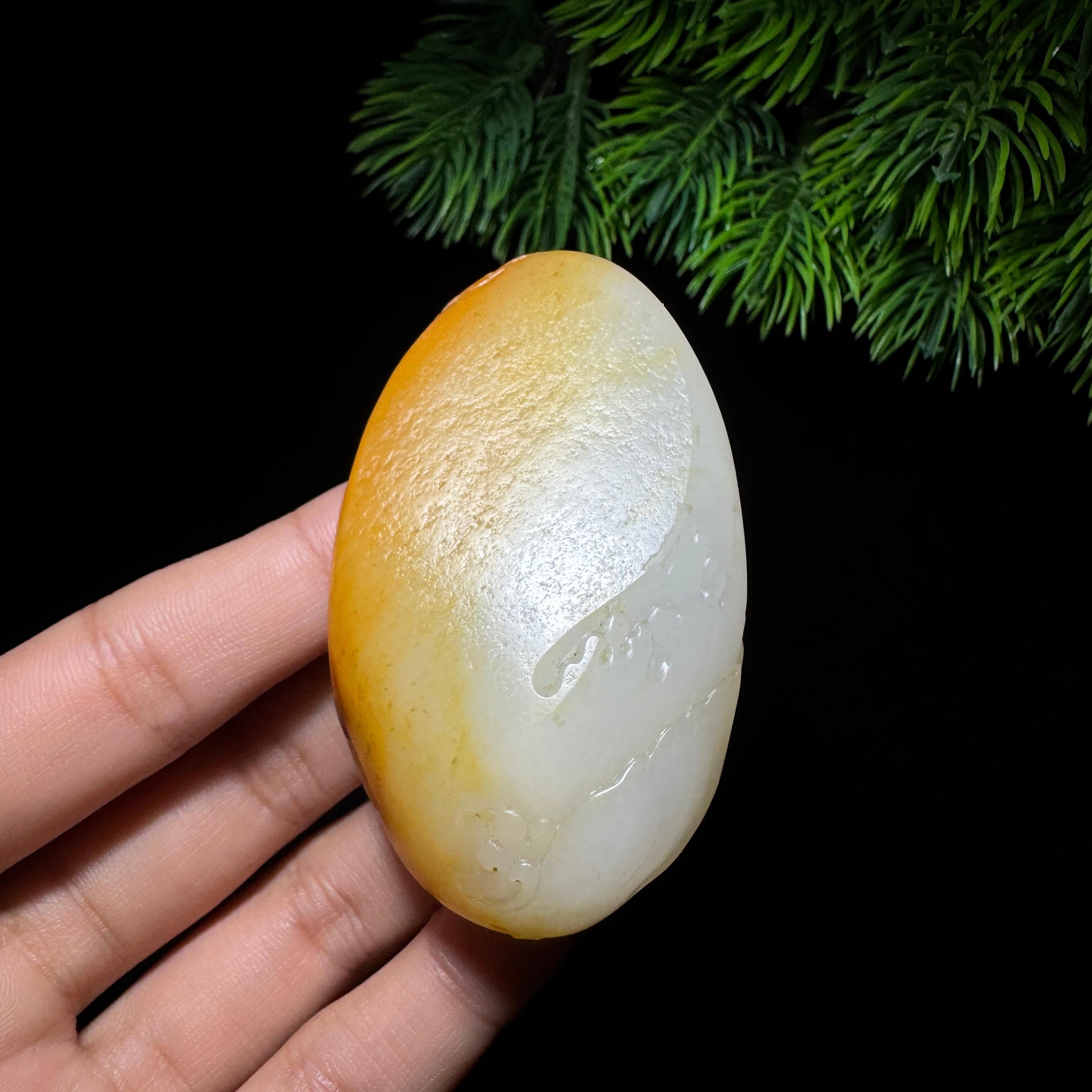 和田玉籽料黄皮观音（66.6g）