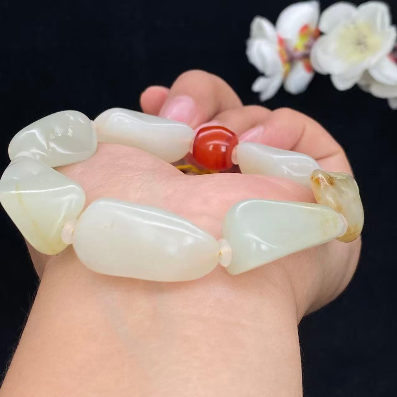 和田玉洒金皮籽料【精品手串】（55.6g）