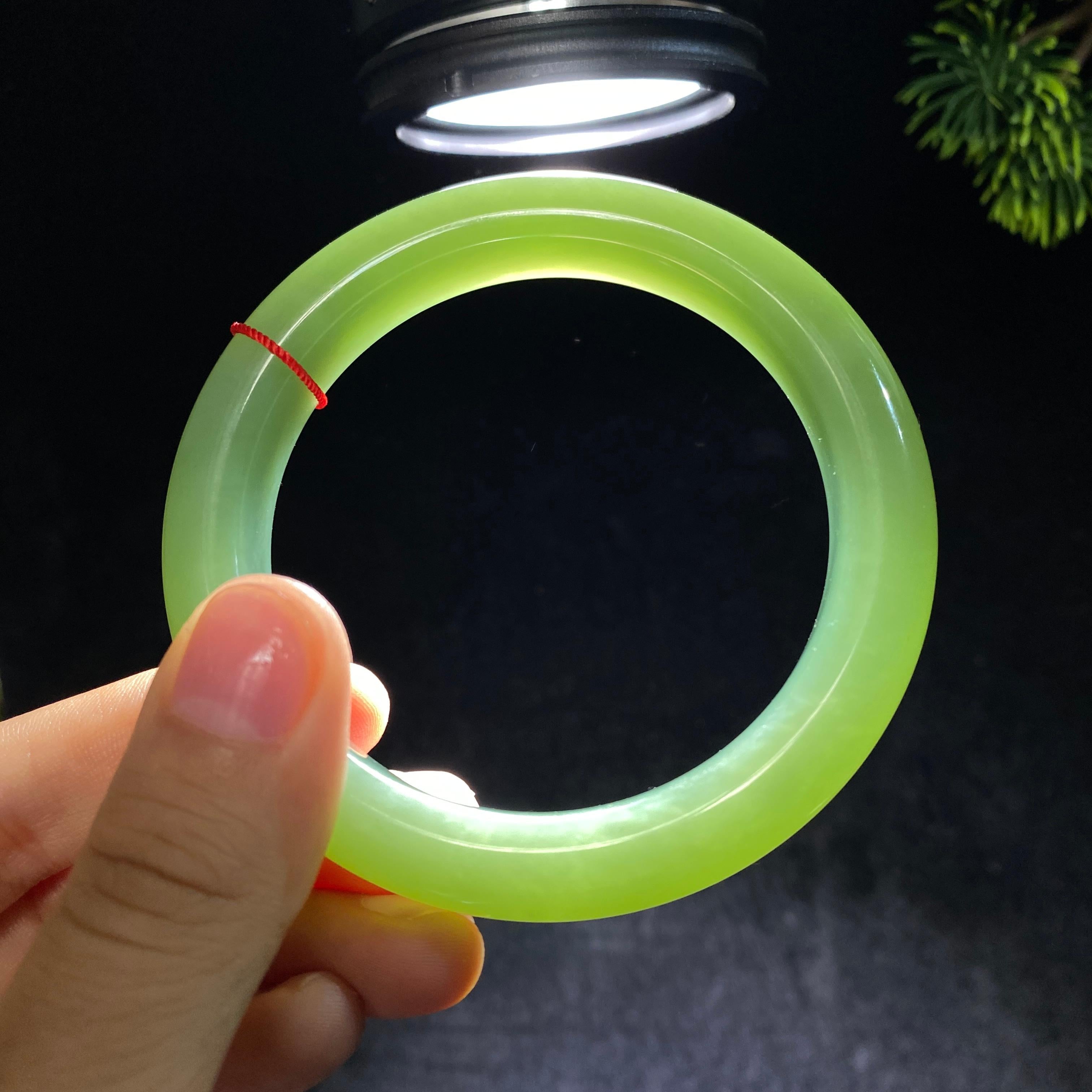 和田玉碧玉粉绿手镯（58.6g）