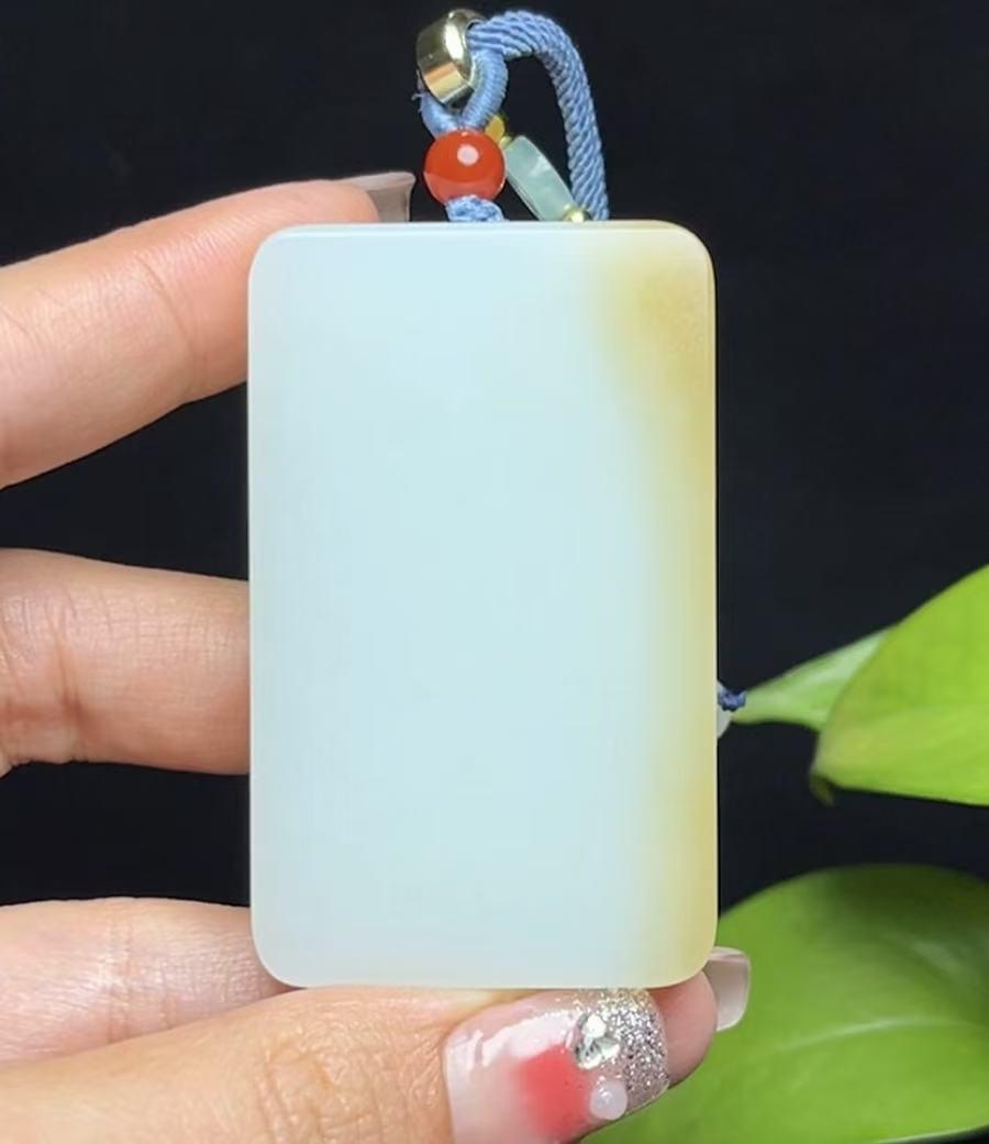 新疆和田玉天地糖白羊脂玉平安无事牌（64.0g）