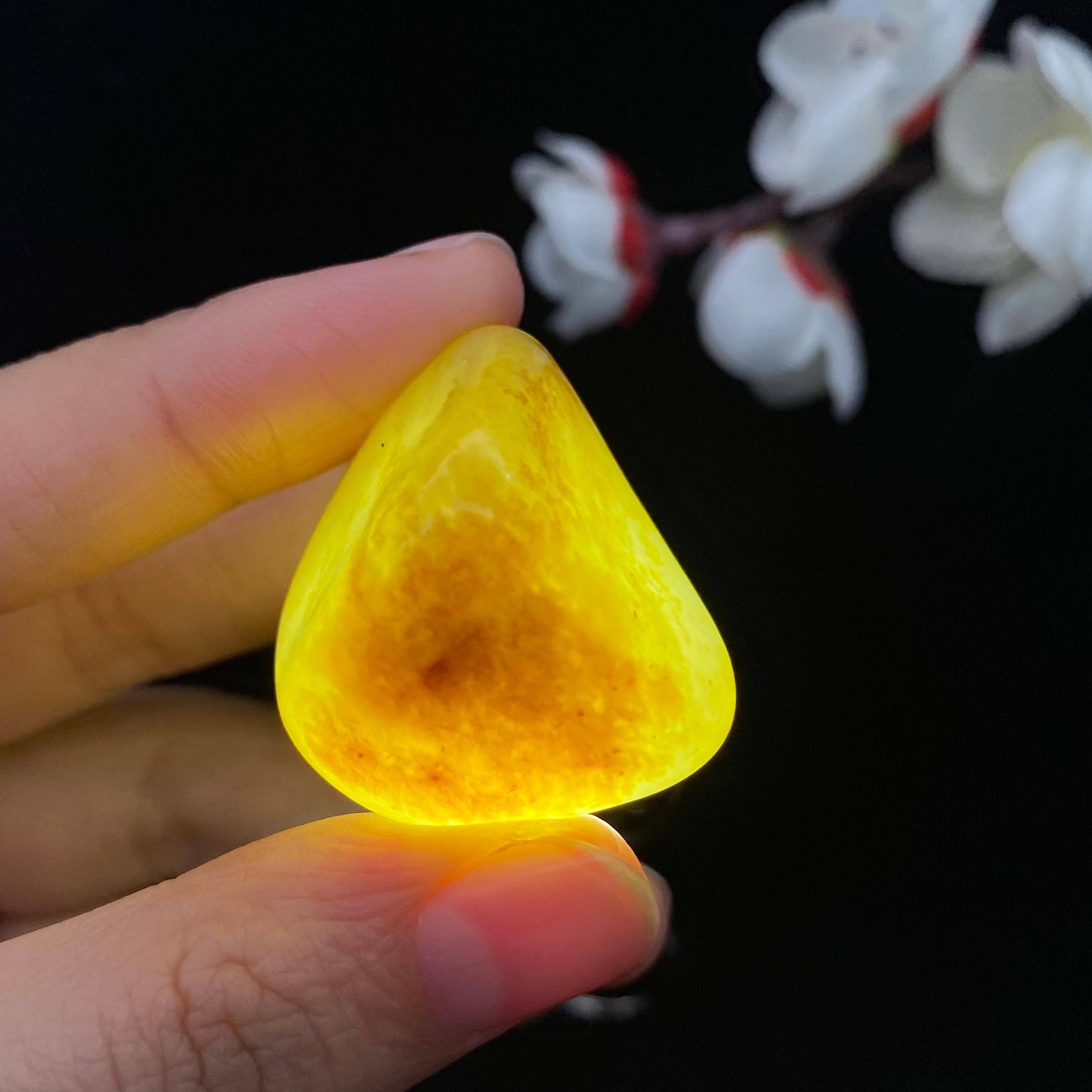和田玉聚黄皮籽料挂件（23.7g）