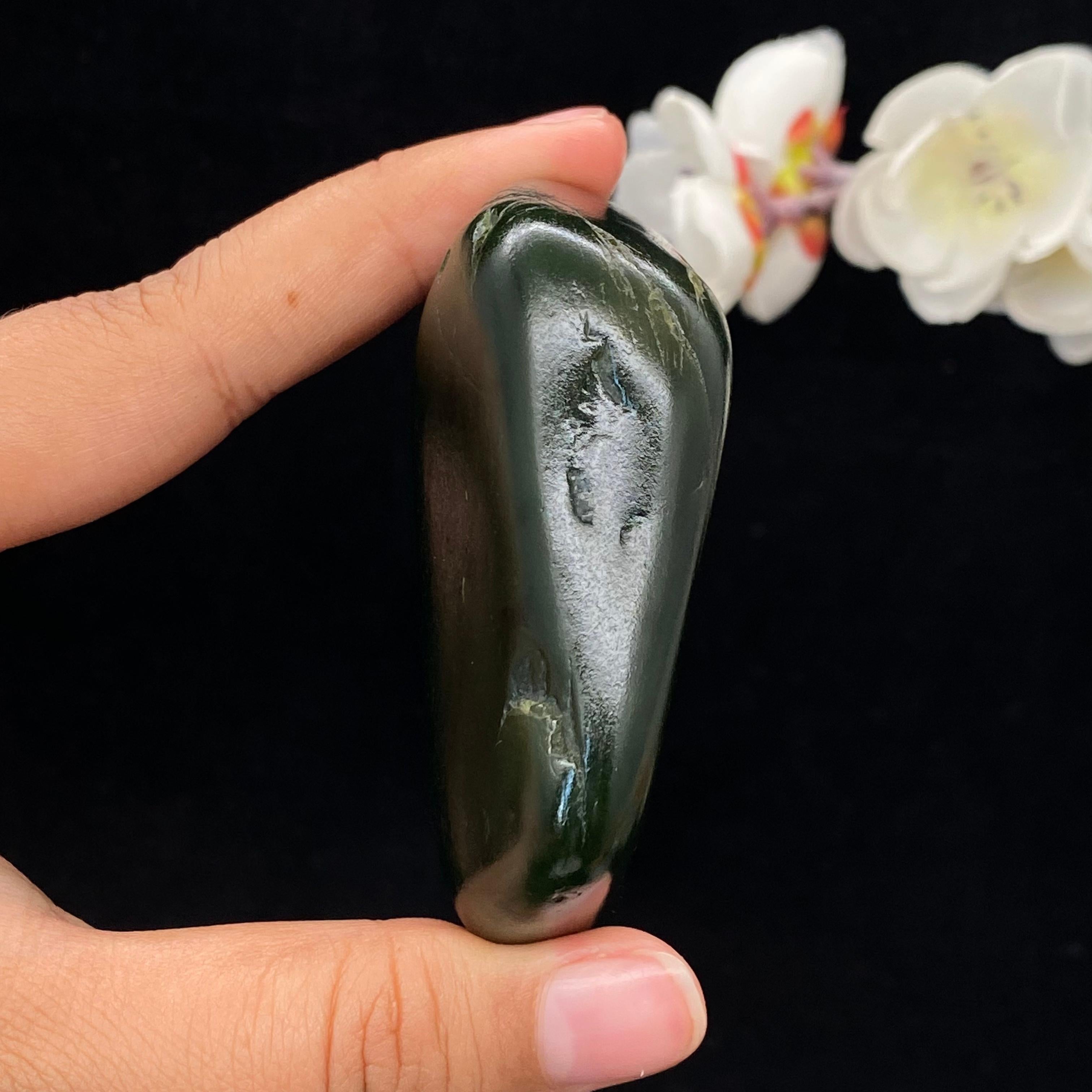 和田玉碧玉籽料手把件（133.9g）