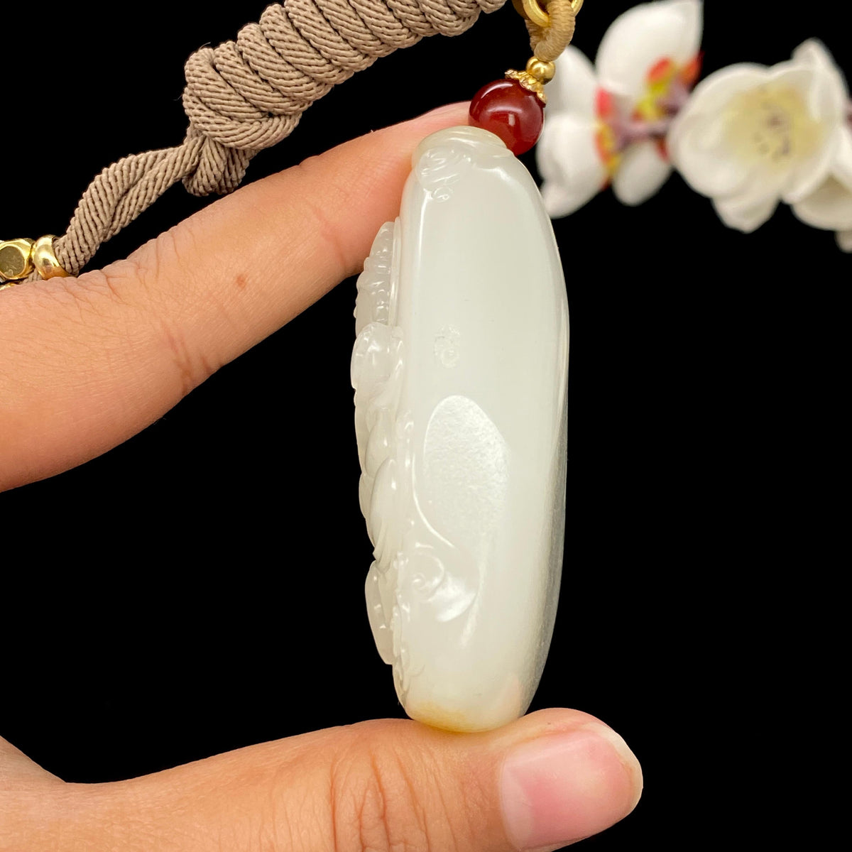 和田玉白玉籽料【观音牌】（88.8g）