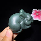 和田玉沙枣青手把件兔子（160.0g）