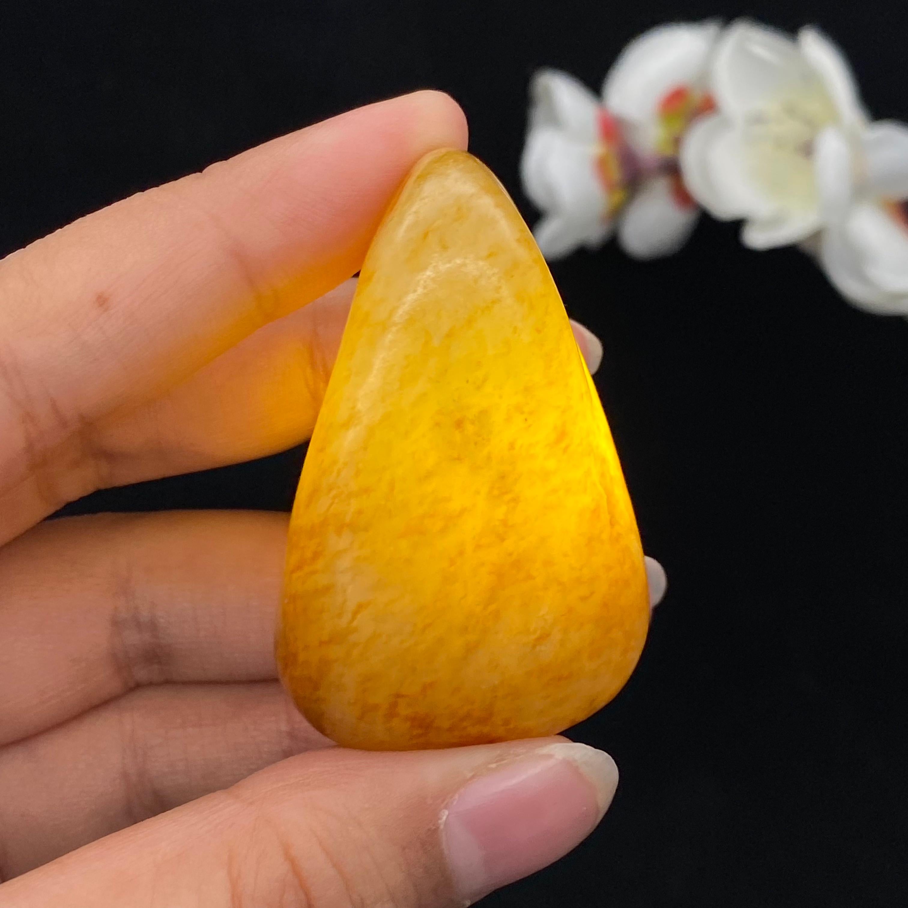 和田玉洒红皮籽料挂件（51g）