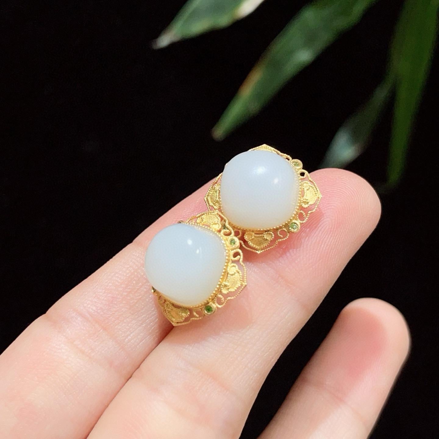 18k金羊脂白玉耳钉00861465（4.3g）